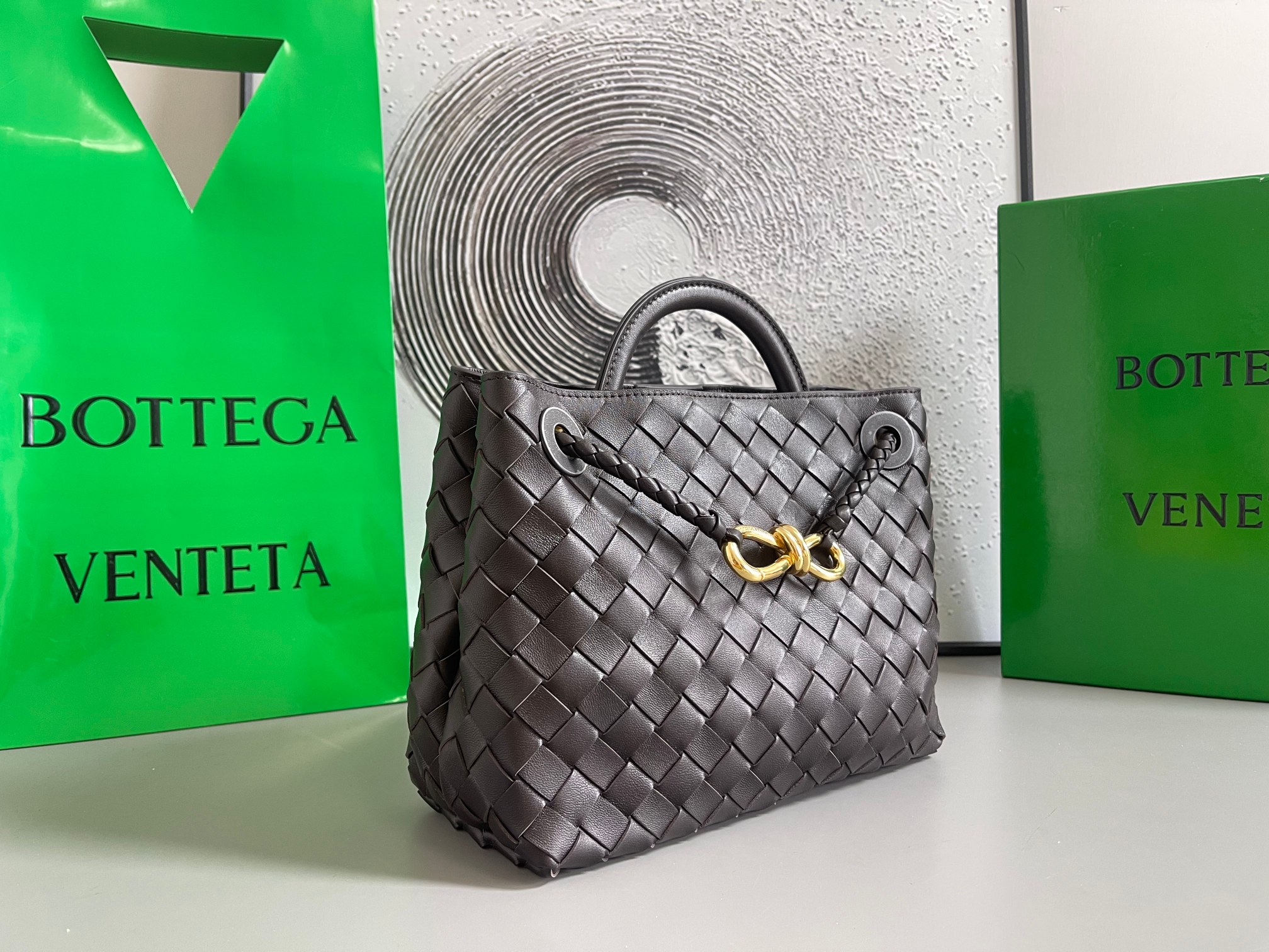 Bottega Veneta BV新款Intrecciato编织皮革小号手提包 配有滑动斜挎背带·内设隔层
