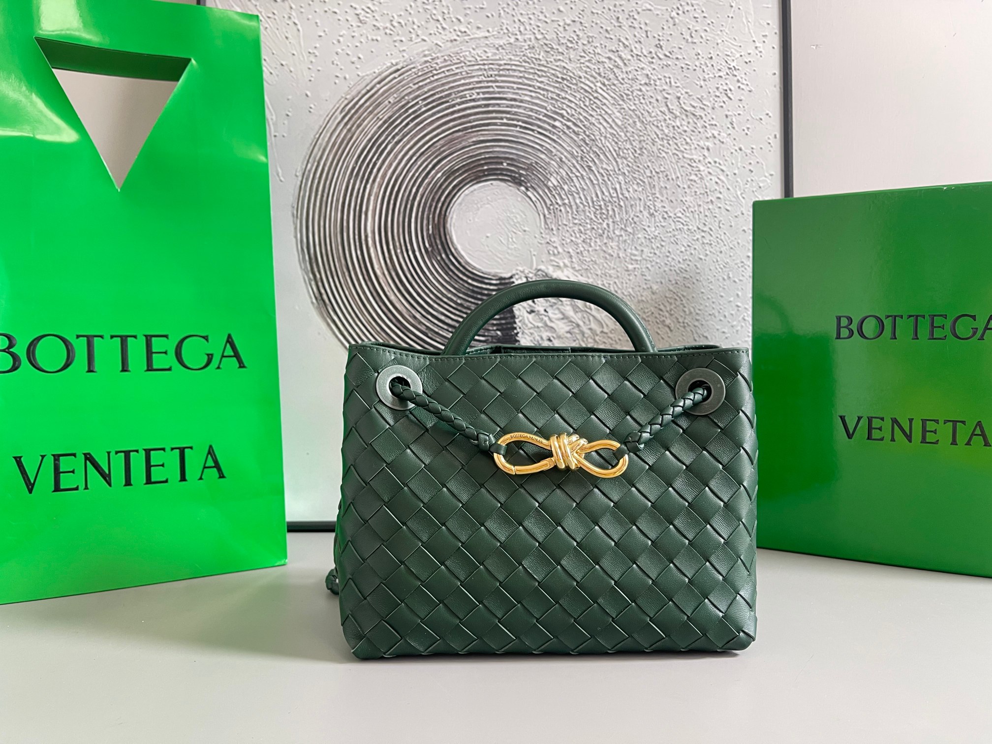 Bottega Veneta BV新款Intrecciato编织皮革小号手提包 配有滑动斜挎背带·内设隔层