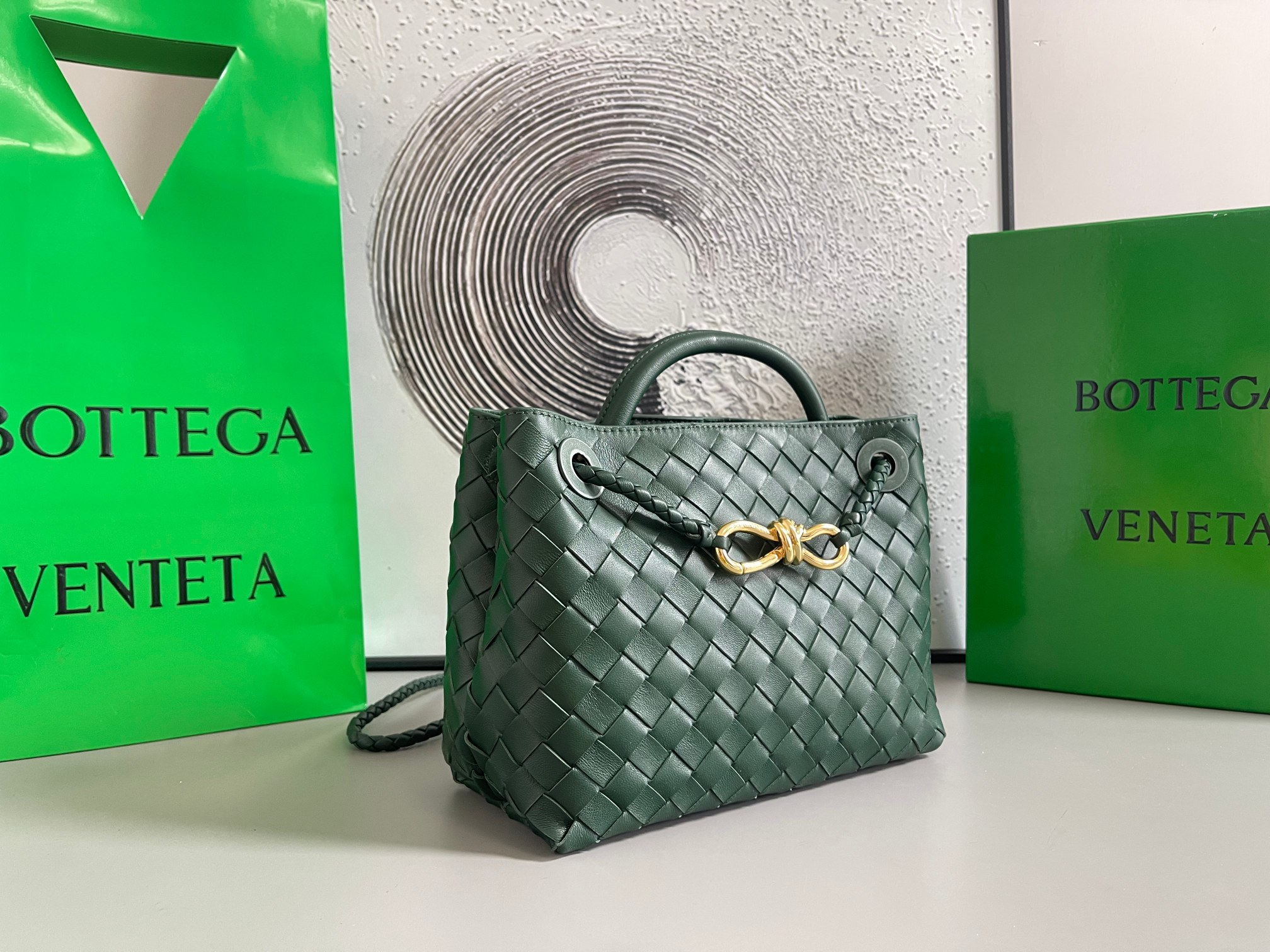 Bottega Veneta BV新款Intrecciato编织皮革小号手提包 配有滑动斜挎背带·内设隔层