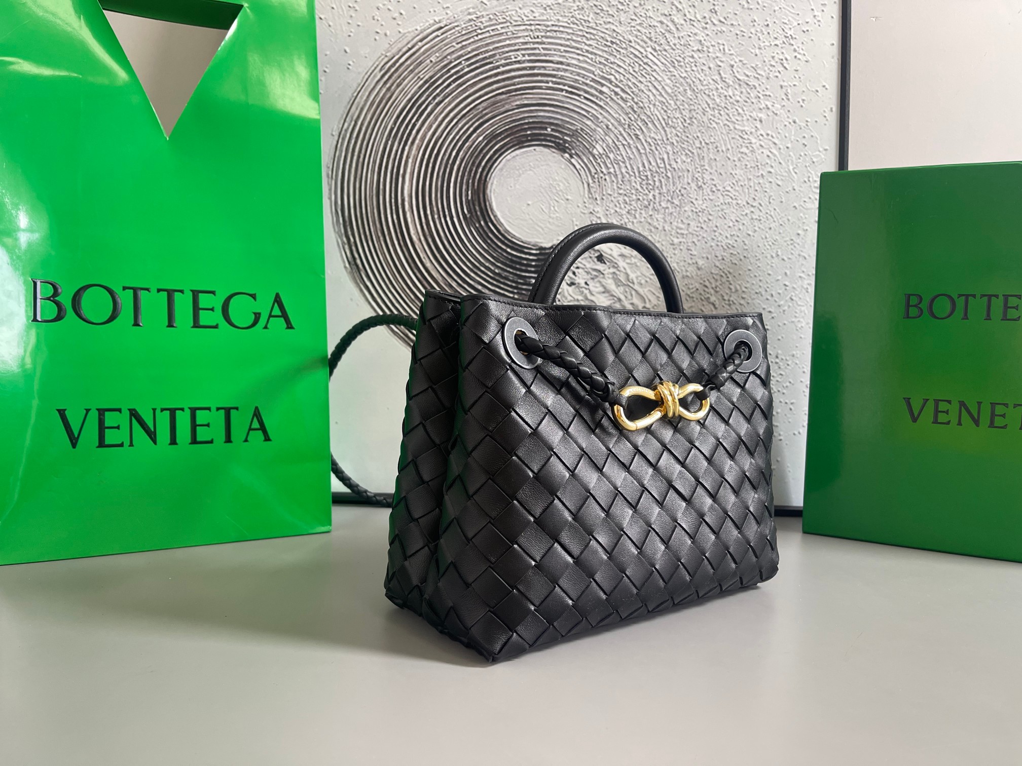 Bottega Veneta BV新款Intrecciato编织皮革小号手提包 配有滑动斜挎背带·内设隔层