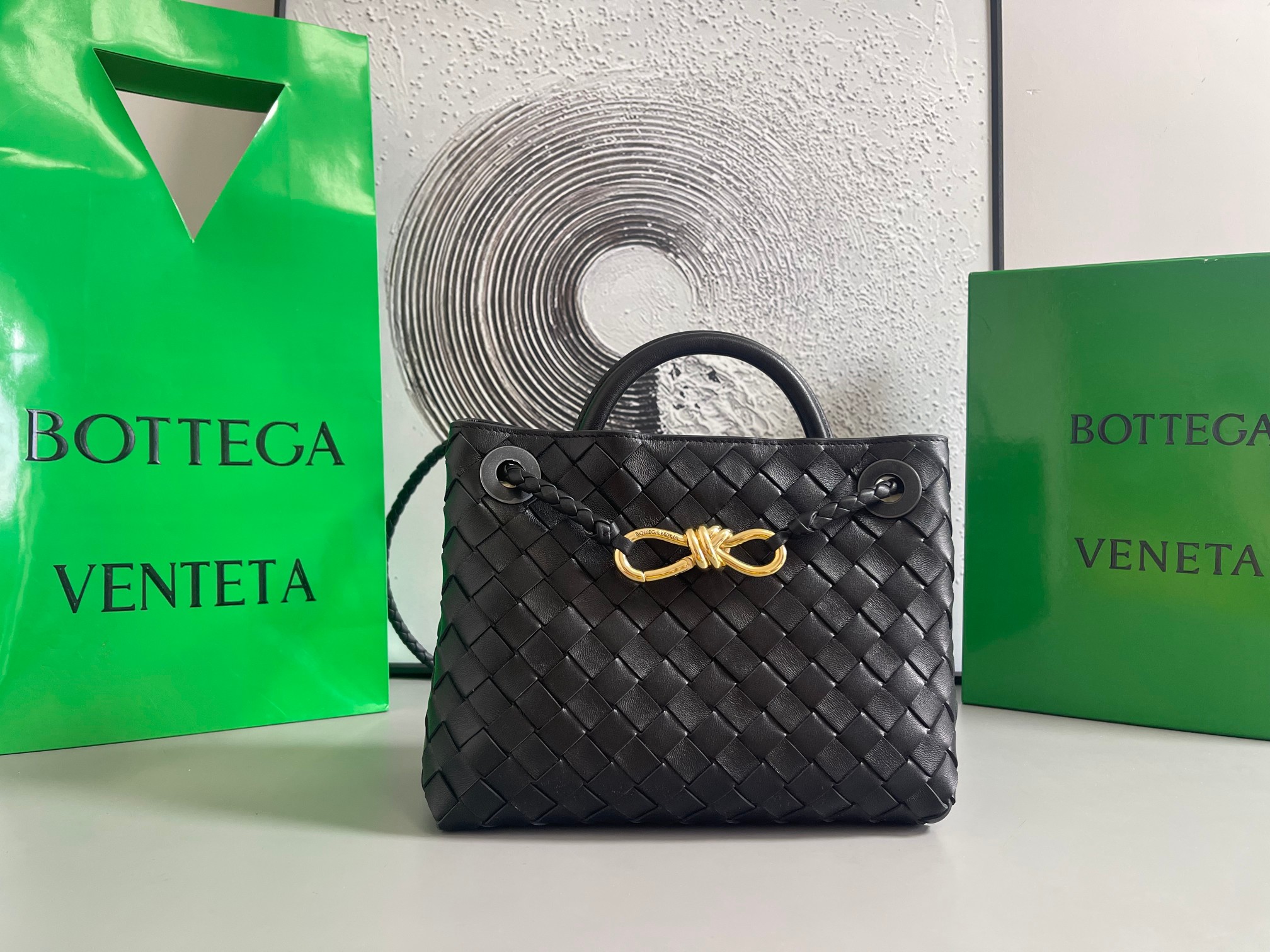 Bottega Veneta BV新款Intrecciato编织皮革小号手提包 配有滑动斜挎背带·内设隔层