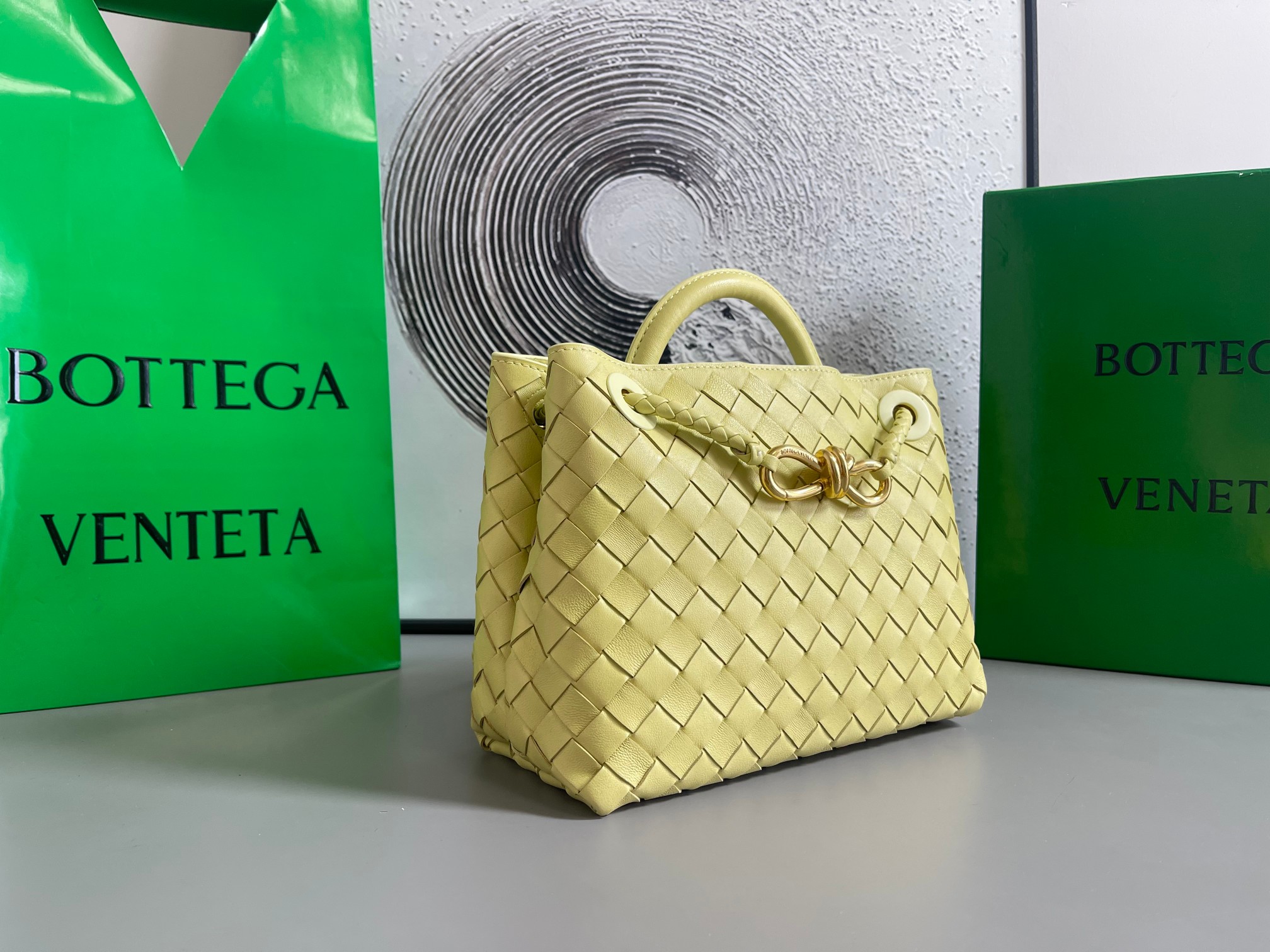 Bottega Veneta BV新款Intrecciato编织皮革小号手提包 配有滑动斜挎背带·内设隔层
