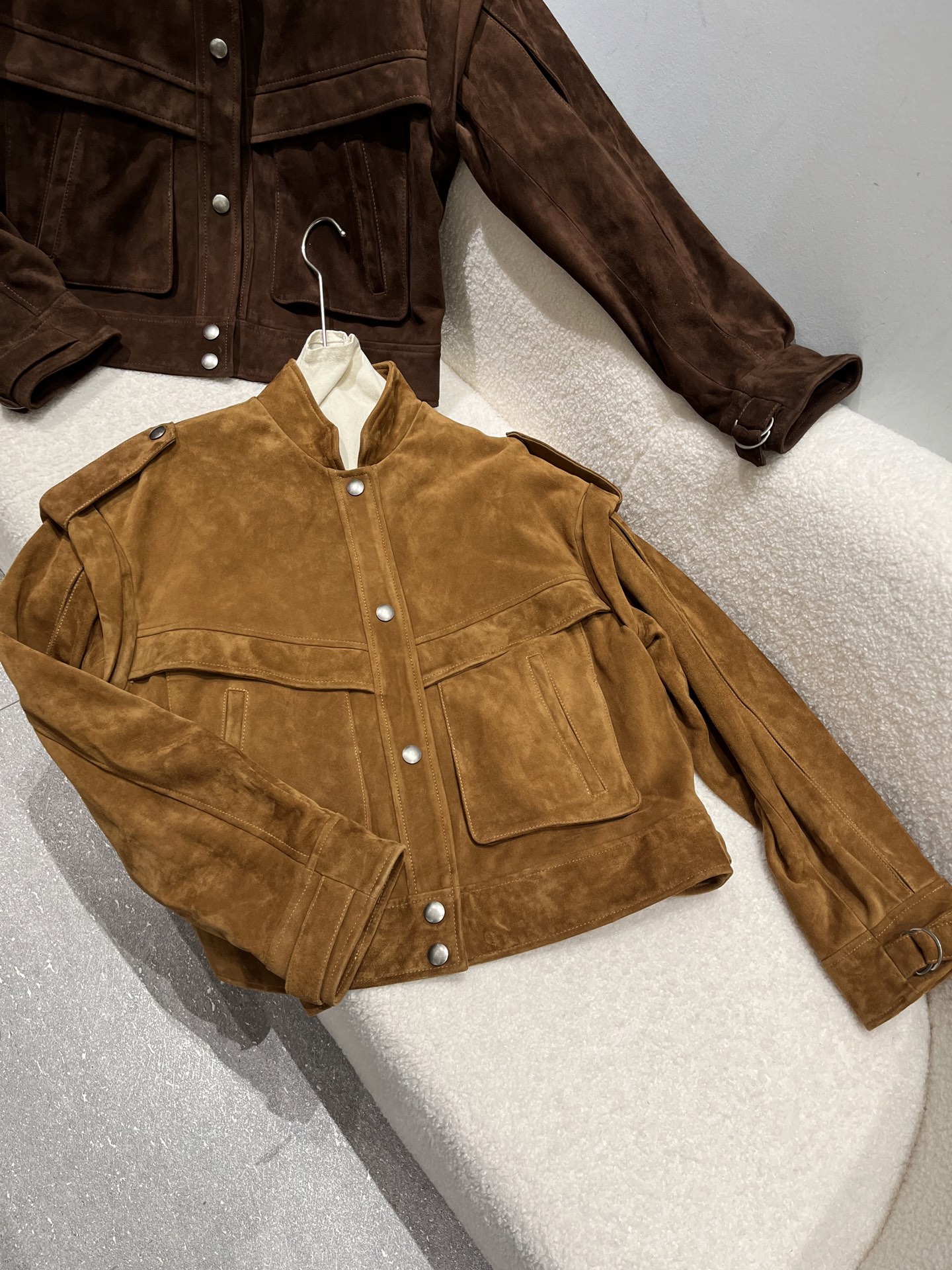NO:950399,, the ins classic model is complemented by real photos with complete colors, the hardware can be exchanged for Saint Laurent, size S- Xxl, slightly loose version, women's clothing, saint laurent,19860909,ins经典款补一下颜色齐全的实拍,五金可以换圣罗兰 尺寸S- Xxl码,略宽松版型,女装,saint laurent,,Women's clothing