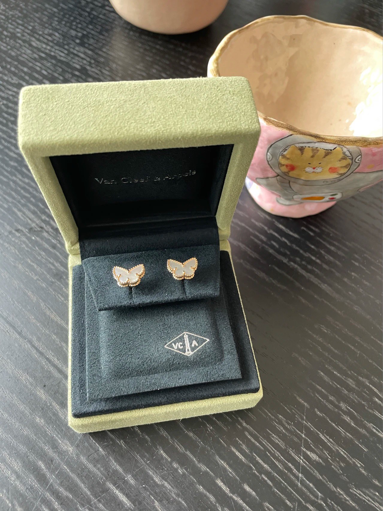 NO:634643,Vca butterfly earrings,88200,,Cardia high-end jewelry19860909Vca蝴蝶耳钉,88200,,卡迪亚高端饰品,Jewelry