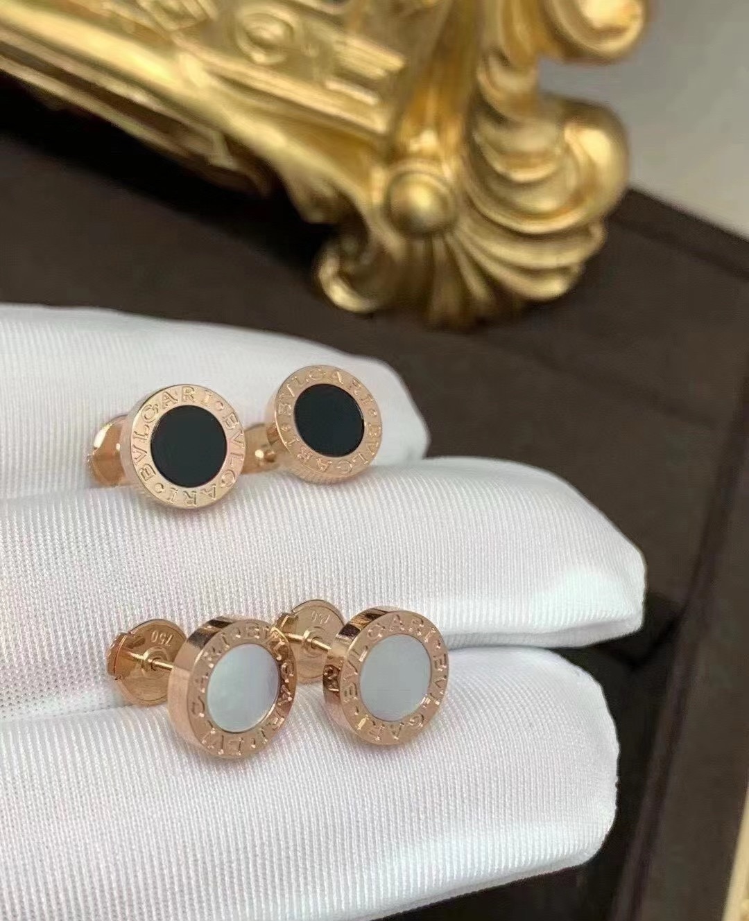 NO:632449,Men's and women's earrings, black and white match well, Cardia high-end jewelry19860909男女同款耳钉,黑白好搭配,,卡迪亚高端饰品,Jewelry