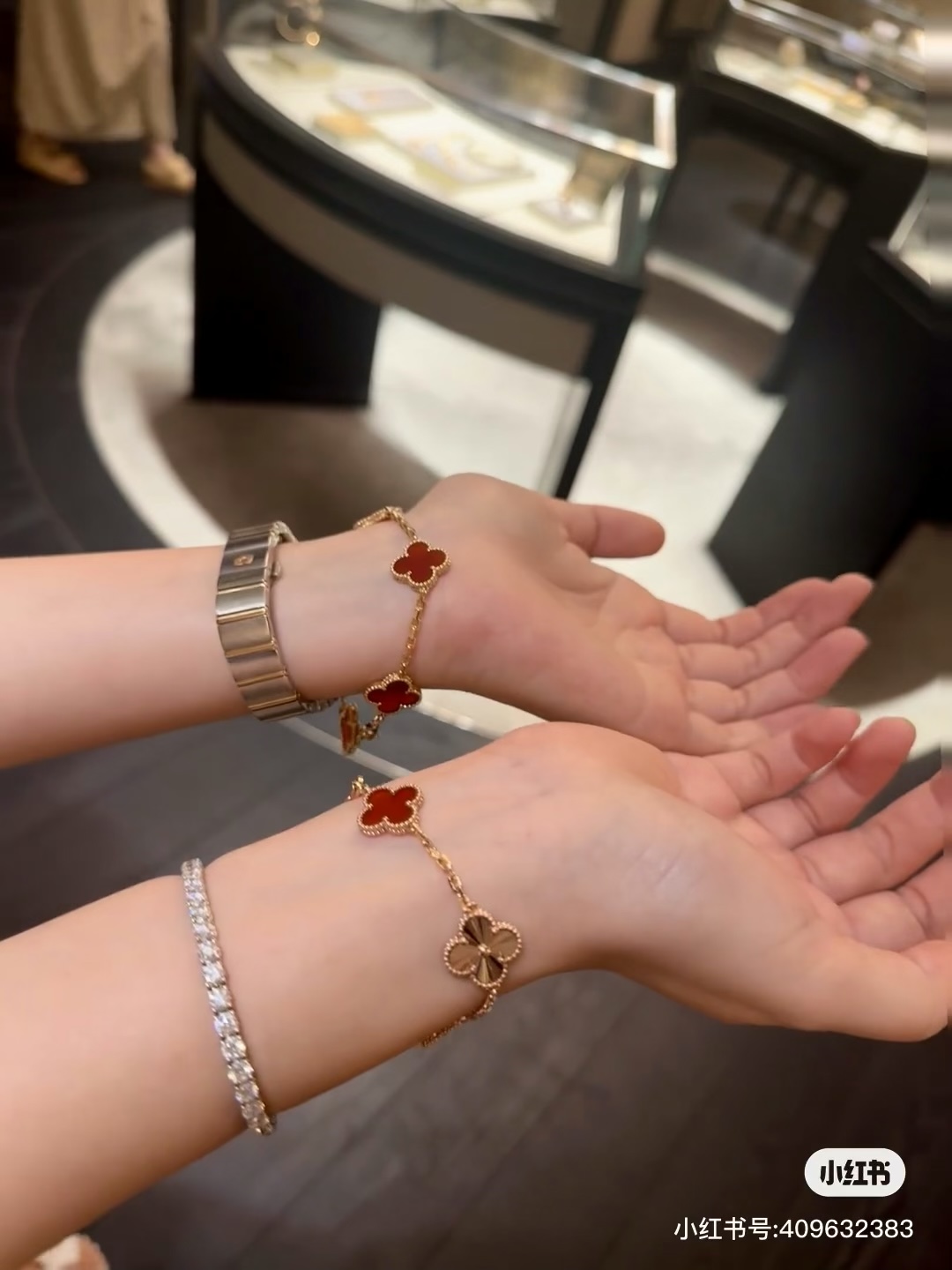 NO:634592,The most colorful four-leaf clover on the Internet!  It is not the highest quality instant refund within three digits!  What color do you need? Contact customer service!  ,,Cardia high-end jewelry19860909全网颜色最全四叶草！不是三位数以内品质最顶的秒退！需要什么颜色联系客服！,,卡迪亚高端饰品,Jewelry