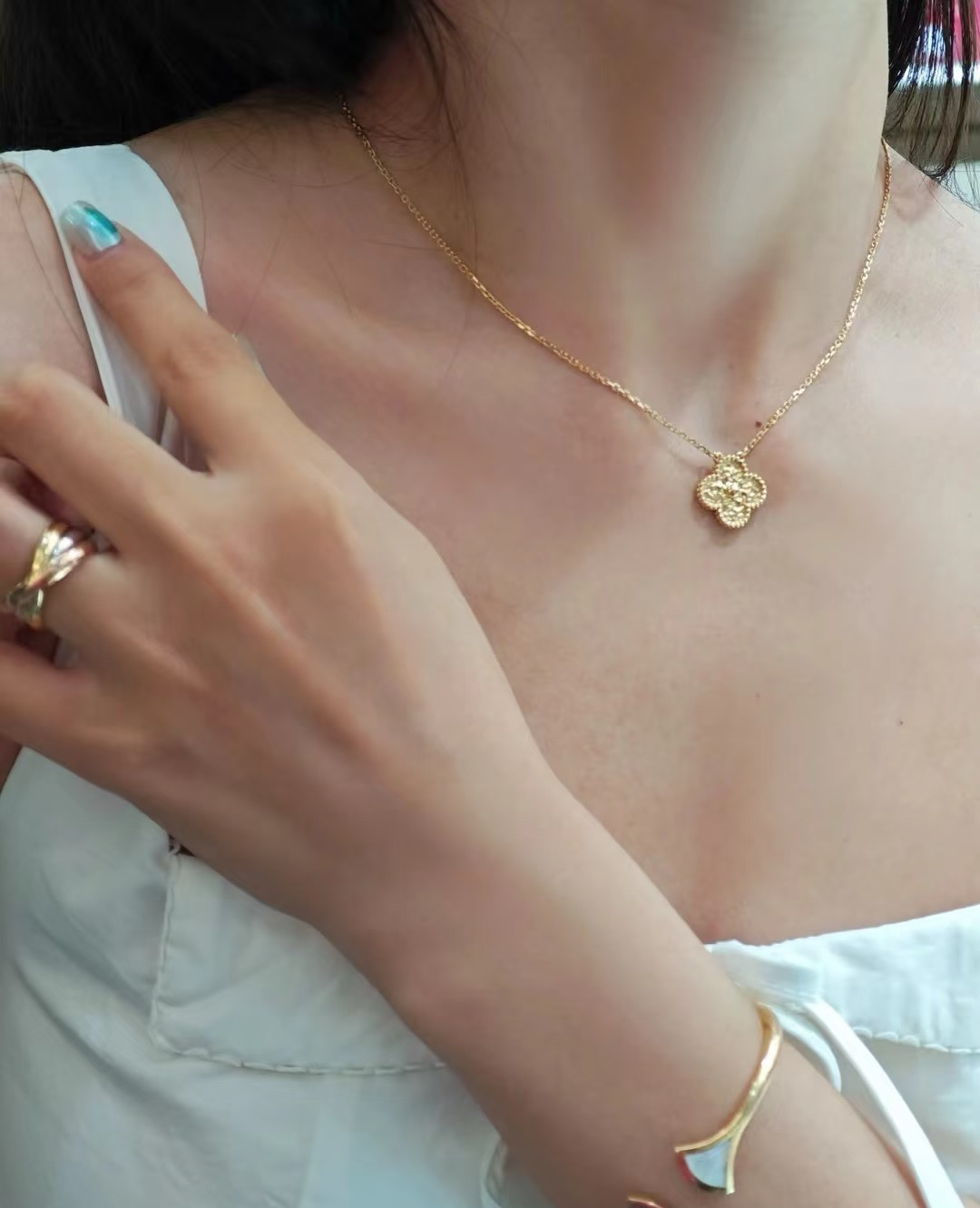 NO:633382,Single flower wearing picture, Cartier high-end jewelry19860909单花佩戴图,,卡迪亚高端饰品,Jewelry