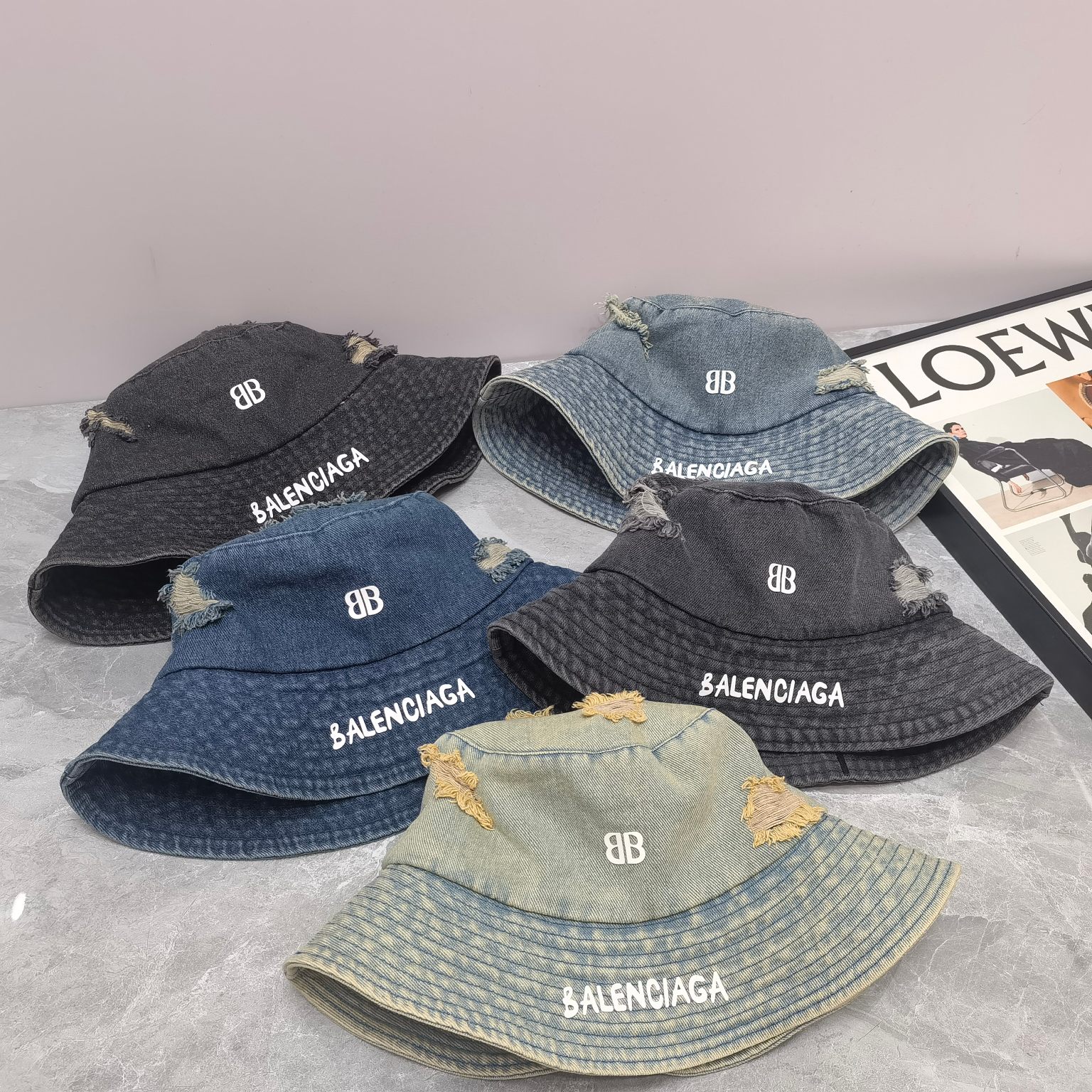 Precio especial 💛 con bolsa de polvo. 【Balenciaga】 Sombrero de pescador de mezclilla con agujeros para hombre y mujer,…
