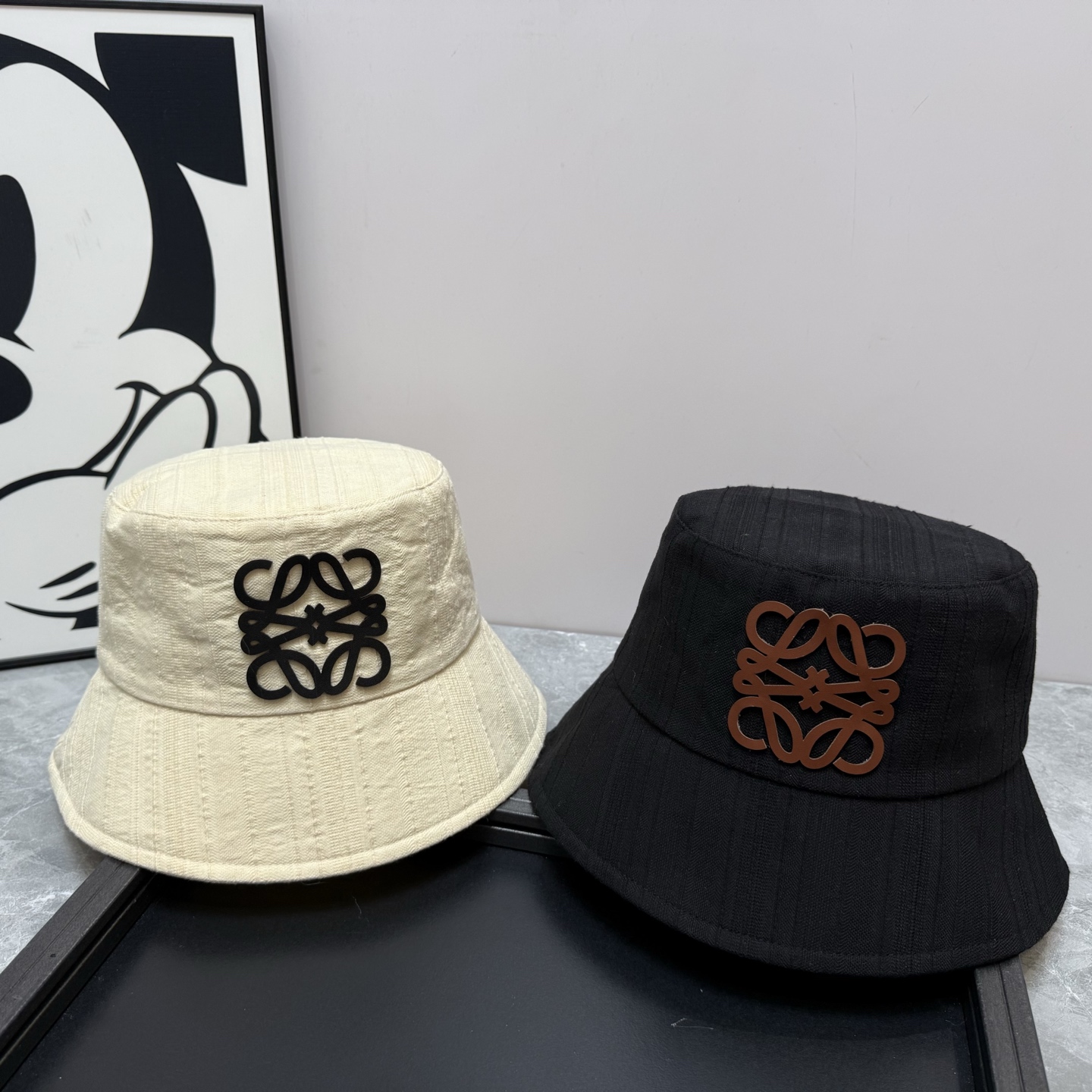 NO:358290,Special offer with dust bag. [LOEWE] 2025 new small fragrant fisherman hat, sequins embellishment~ New model top hat straw hat fisherman hat baseball hat, hat, loewe, loewe, espadrilles, hats特价配防尘袋.【LOEWE罗意威】2025新款小香风渔夫帽,亮片点缀～新款上架帽子草帽渔夫帽棒球帽,帽子,loewe,loewe,espadrilles,hats,hat