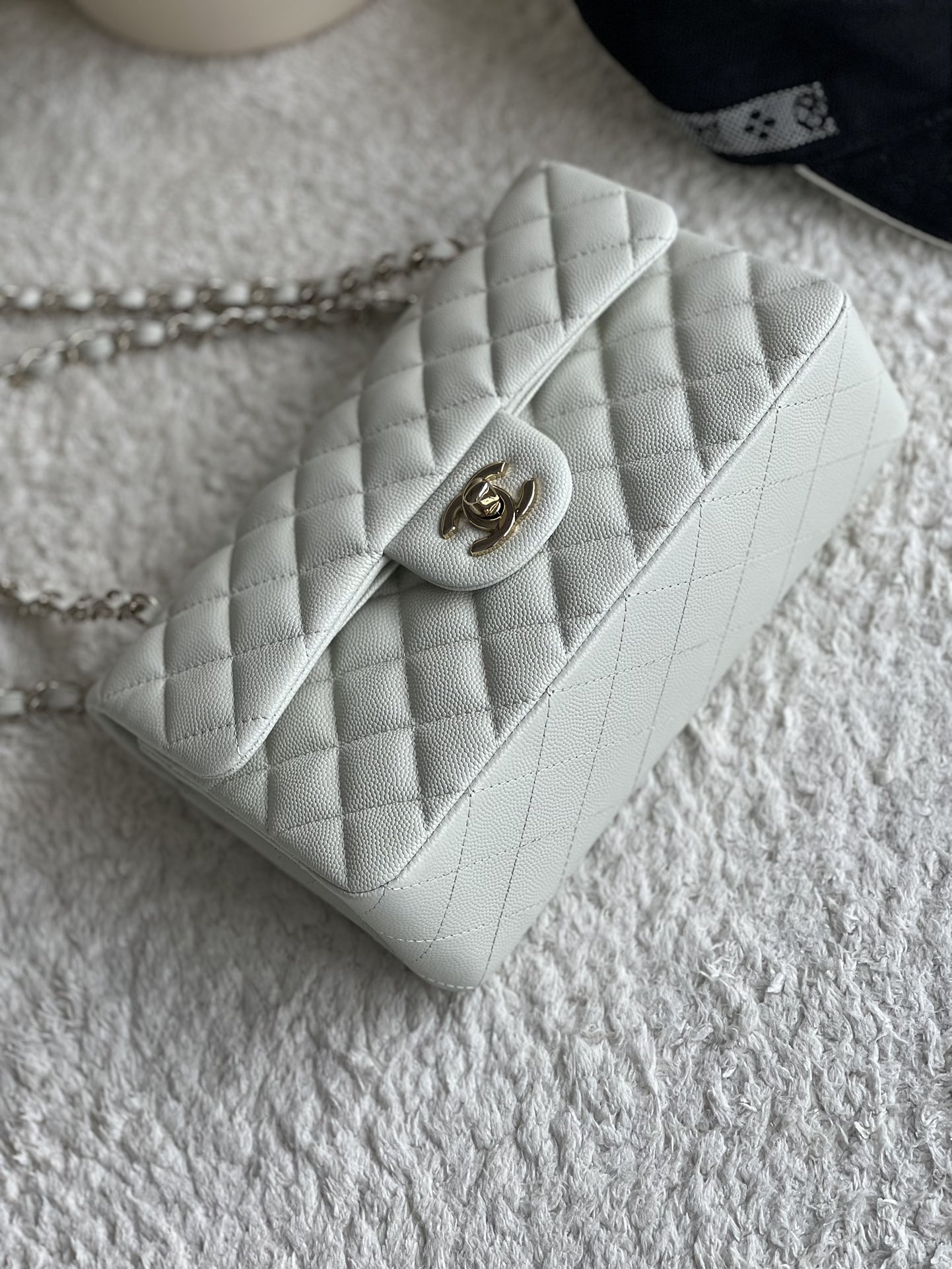 [Chanel Women