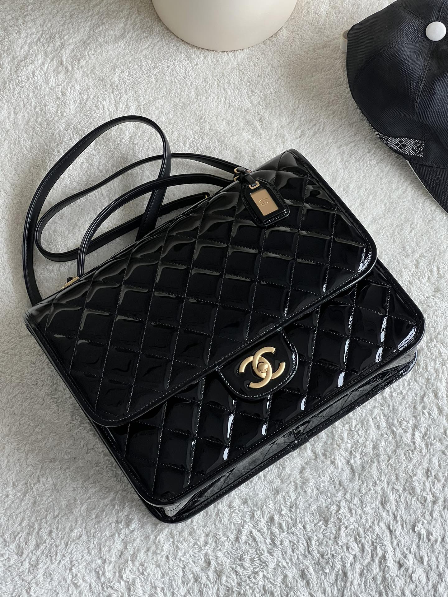 23 years of chanel22KThe most popular backpack in patent cowhide, retro college style, super large capacity, versatile and fashionable official36
