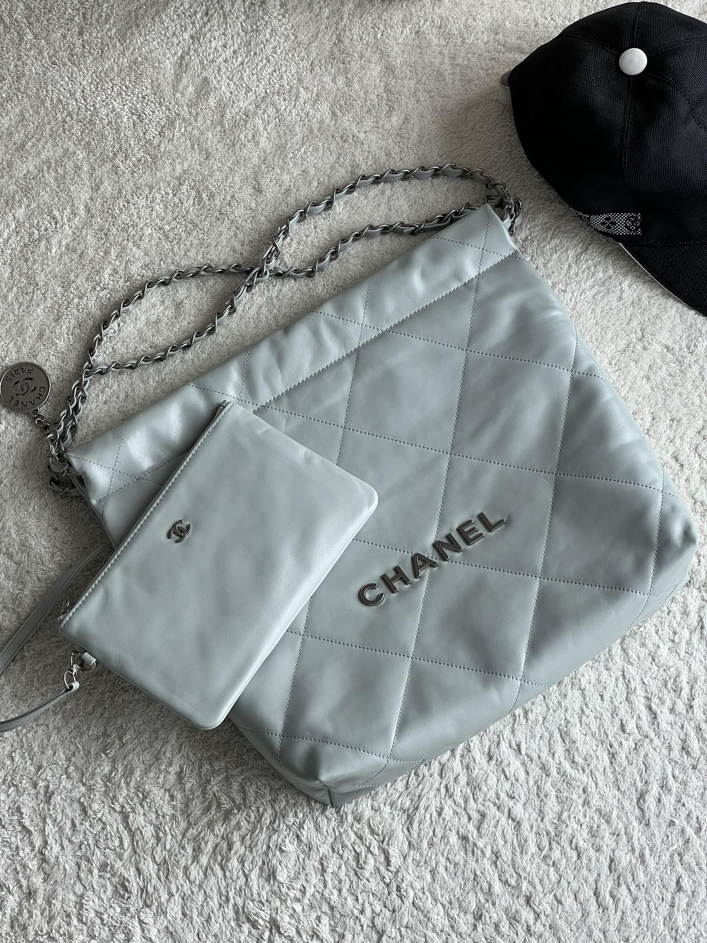 NO:177081,Genuine grade original leather The annual key item named after the year, another annual bag king that follows the future, casual and textured, ’. Size Model, Super-grade large-scale original Chanel leather, chanel19860909正品级 原厂皮 以年份命名的年度重点单品 、又一个继 过后的年度包王、随性又有质感, ’  . 尺寸 型号,特级大厂货香奈儿原厂皮,chanel,Bag