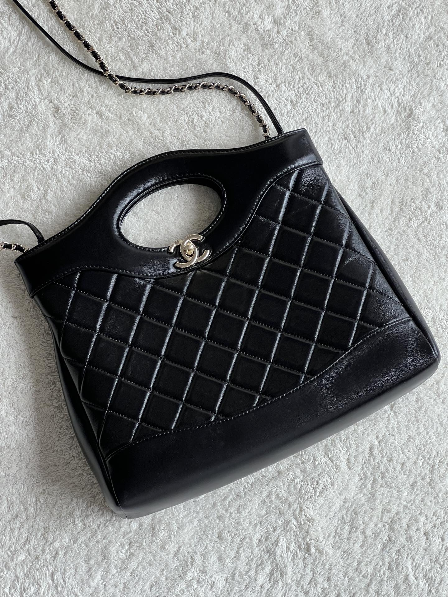 NO:181426,Genuine grade original leather version 24 31 small sheepskin series classic and cute, it is a rare hand-held crossbody and one shoulder, a bag, must-plant grass item Leather material original sheepskin Hardware pure steel hardware Size ** Model number, super-grade large-scale Chanel original leather, chanel, sheepskin19860909正品级 原厂皮版本 24 31小号 羊皮系列 经典又可爱、是难得的一款手提斜挎单肩背都好看一个包、必种草的单品 皮料原厂羊皮 五金纯钢五金 尺寸** 款号,特级大厂货香奈儿原厂皮,chanel,sheepskin,Bag