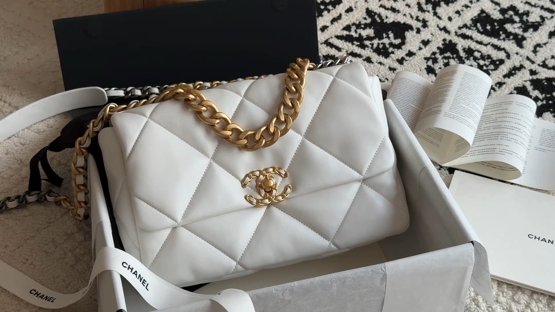 ❒ 𝟭𝟵𝗕𝗮𝗴 中号 puro blanco/oro