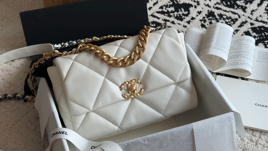 ❒ 𝟭𝟹𝗕𝗔𝗚 mediano beige/dorado