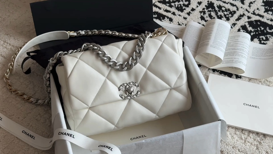 ❒ 19Bag mediano beige/plateado