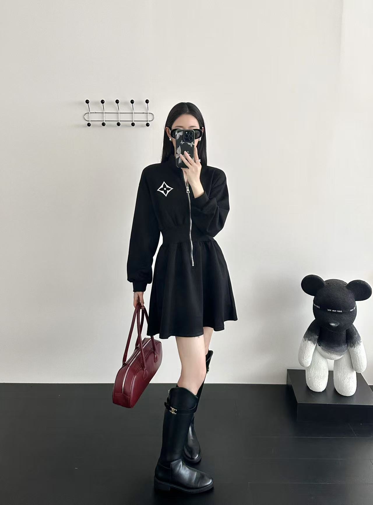 NO:309836,Model number D25022145 LOUIS*Doujia LV new chest printed decoration waist elastic thread fitting waist slimming zipper long-sleeved dress!  Black, (M size bust 96, sleeve length 54, waist 68 elastic, skirt length 87), louis vuitton,louis vuitton,louis vuitton,louis vuitton,louis vuitton,skirts,alexander wang19860909款号D25022145 LOUIS*驴家LV新款胸前印花装饰腰间弹力螺纹拼接收腰显瘦拉链长袖连衣裙！黑色,（M码胸围96,袖长54,腰围68松紧,裙长87）,,louis vuitton,louis vuitton,louis vuitton,louis vuitton,skirts,alexander wang,Women's clothing