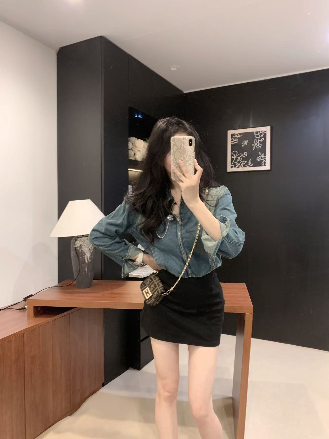 Chanel 25SS Cropped Denim Jacket - Vintage Wash, Designer Hardware 5 i1755617847317 7305 0 5