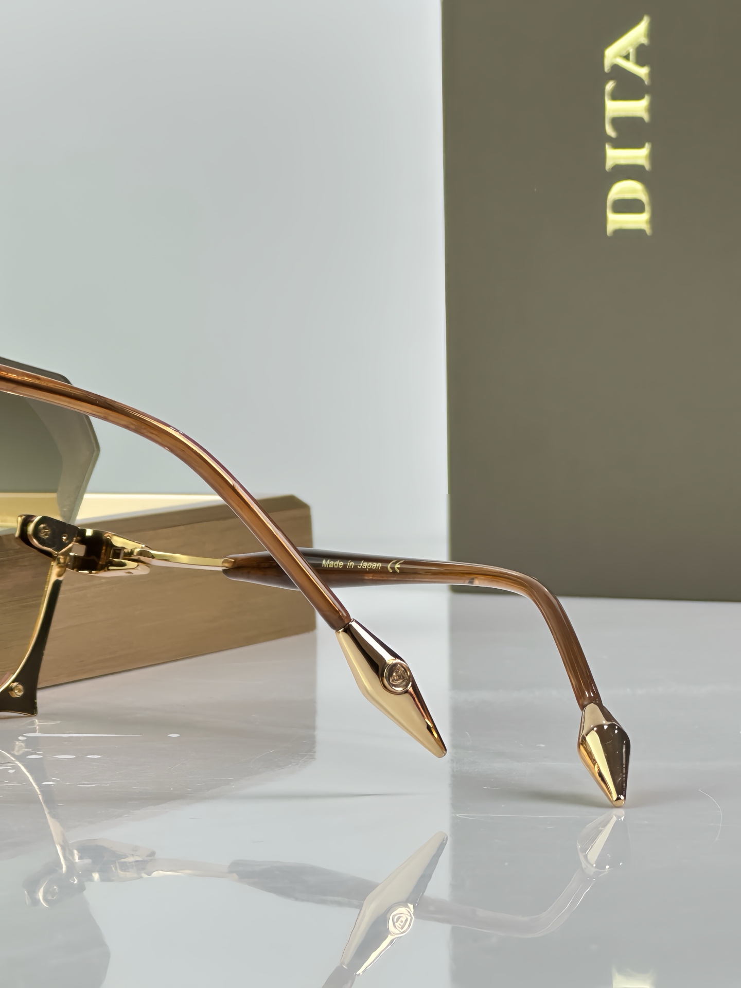 Dita Laniti DTS 153 Sunglasses - Futuristic Design, Red Gradient Lenses 10 i1751076542588 3228 0 8