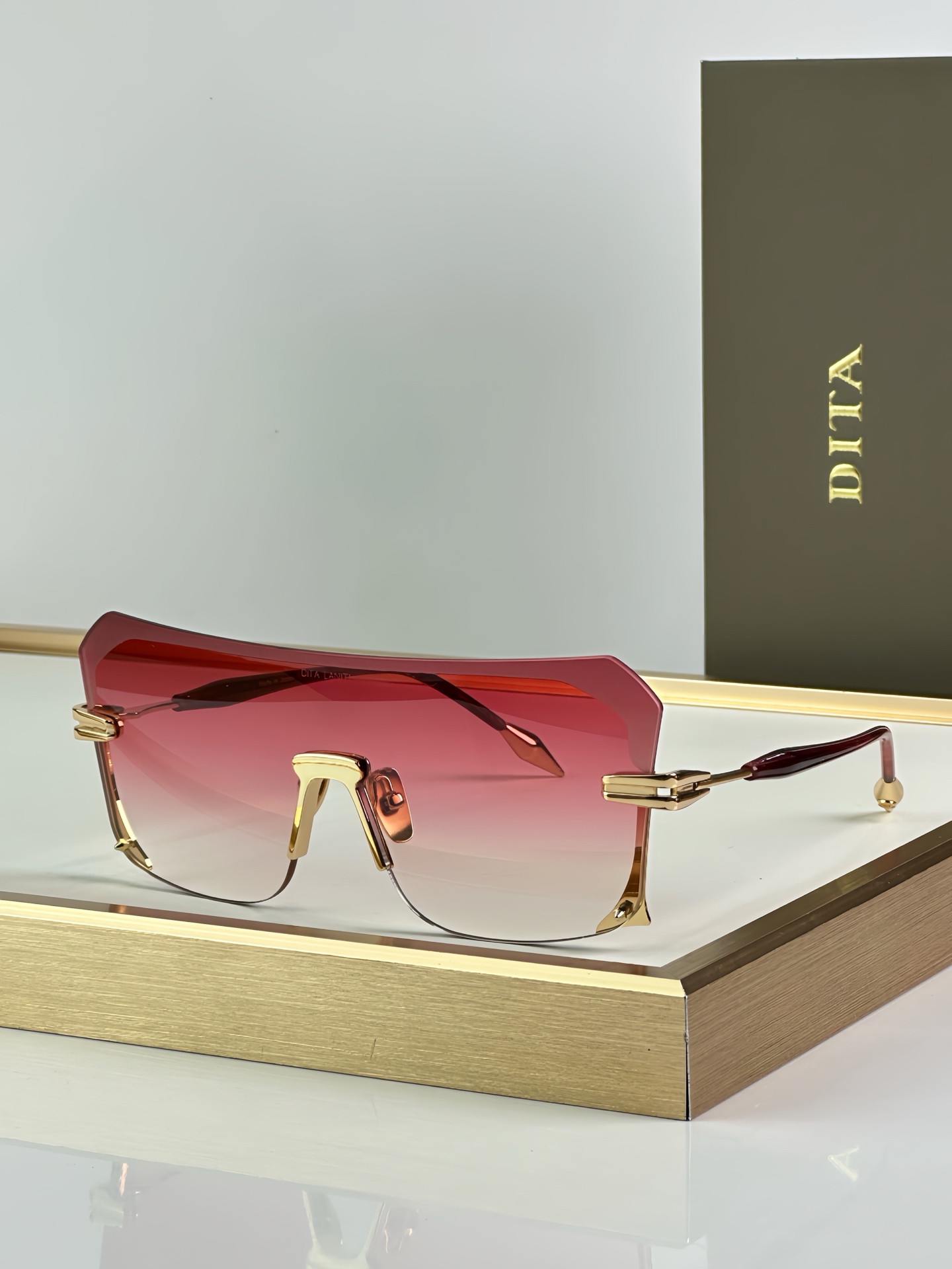 Dita Laniti DTS 153 Sunglasses, Futuristic Design, Gradient Lenses 3 i1751076613154 597 0 1