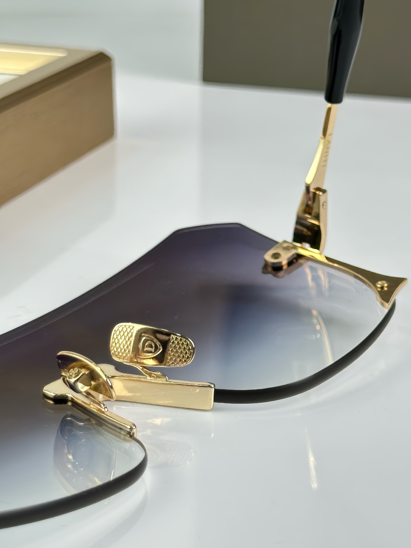 Dita Laniti DTS 153 Sunglasses, Futuristic Design, Gradient Lenses 8 i1751076613160 7358 0 8