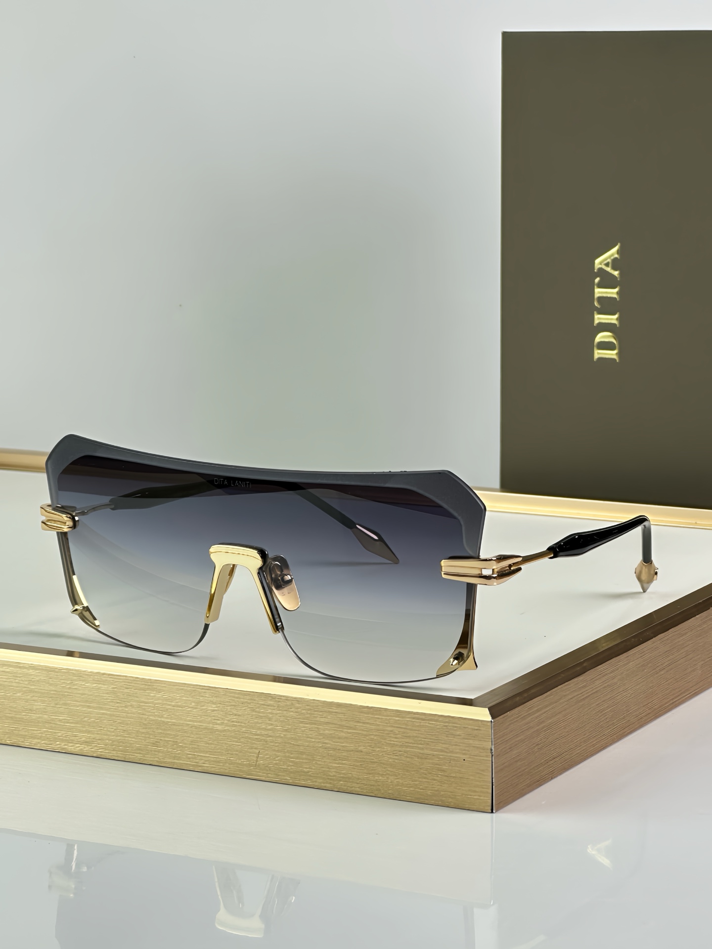 Dita Laniti DTS 153 Sunglasses, Futuristic Design, Gradient Lenses 2 i1751076613180 8722 0 0