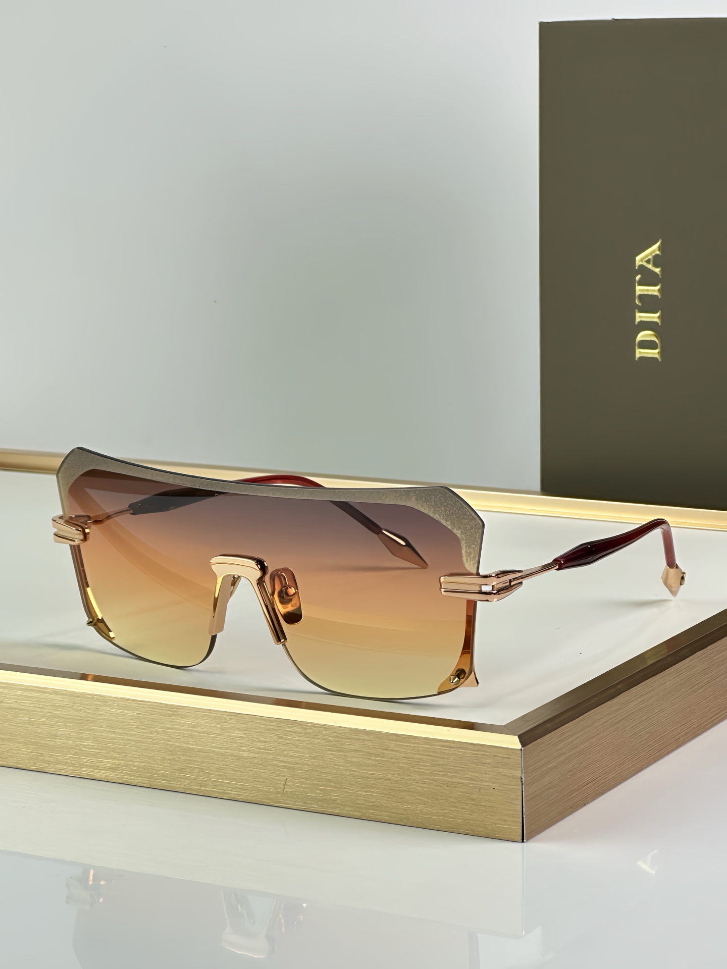 Dita Laniti DTS 153 Sunglasses, Futuristic Design, Gradient Lenses 4 i1751076613868 4555 0 2