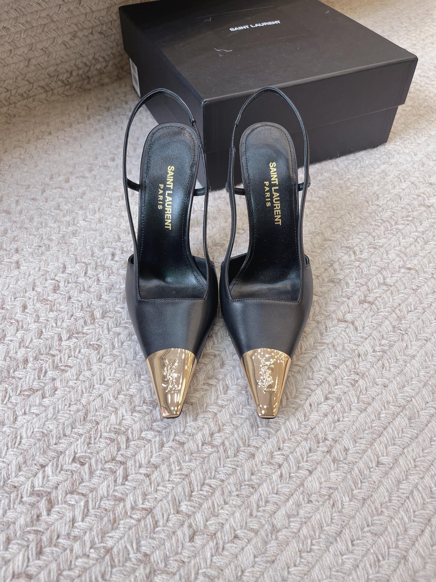 NO:928105,SAIN* LAUREN*SS24 small iron toe high-heeled sandals, original last, top quality material, imported cowhide leather for upper, imported sheepskin lining for large sole, genuine leather sole, heel height 11cm, size 35-39 (34, 40 customized, non-returnable and non-exchangeable), high heels, saint laurent, sandals, high heels, cowhide, sheepskin, Leather soles19860909SAIN* LAUREN*SS24小铁头高跟凉鞋 原版套楦 顶级品质 材质 鞋面进口牛皮 内里进口羊皮里 大底真皮大底 跟高11cm 码数35-39（34、40定做不退不换）,高跟鞋,saint laurent,sandals,high heels,cowhide,sheepskin,Leather soles,Women's Shoes