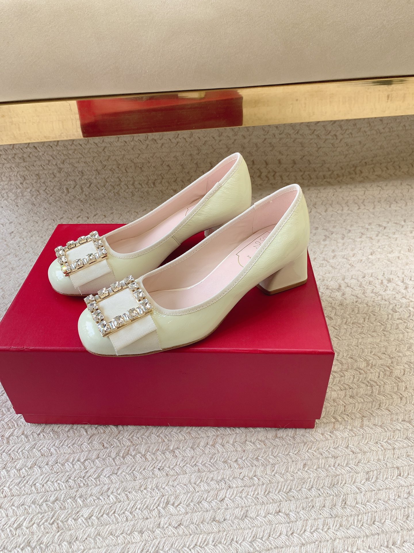 Roger Vivier SS25 Ballet Flats: Luxury Materials, Superior Quality, Wide Size Range