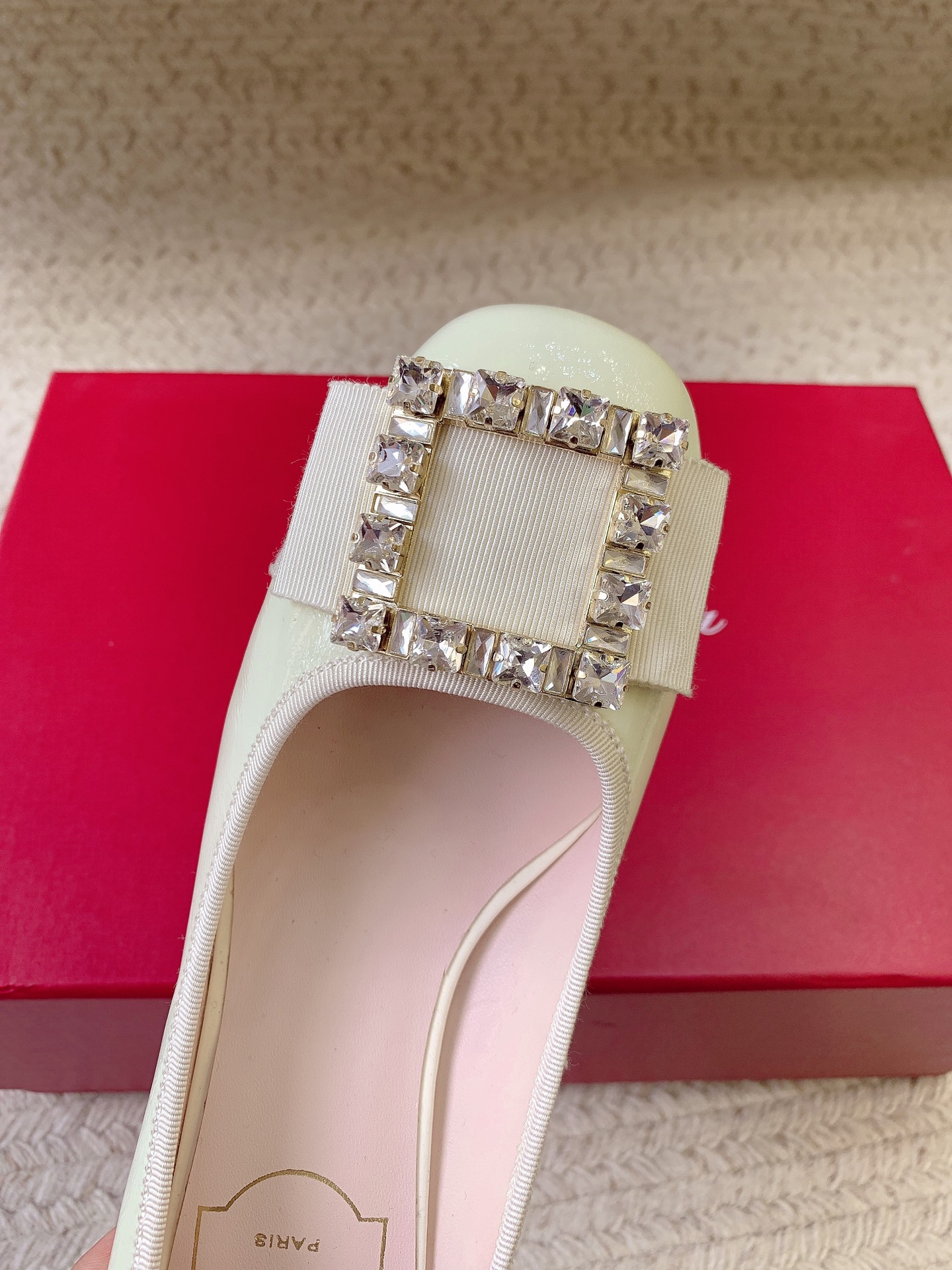 Roger Vivier SS25 Ballet Flats: Luxury Materials, Superior Quality, Wide Size Range - 图片 6