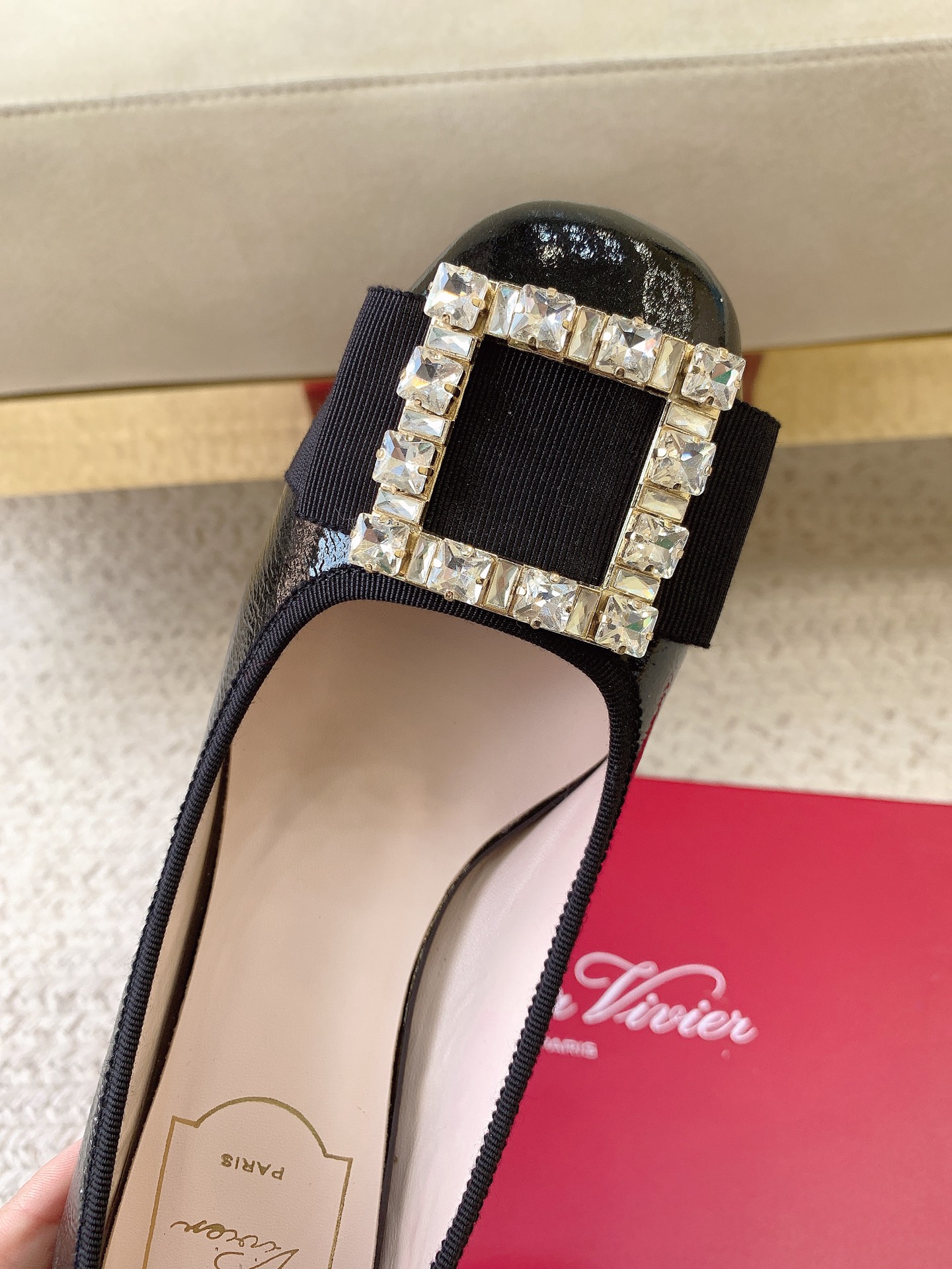 Roger Vivier SS25 Ballet Flats: Premium Quality, Imported Materials, Various Sizes. - 图片 4
