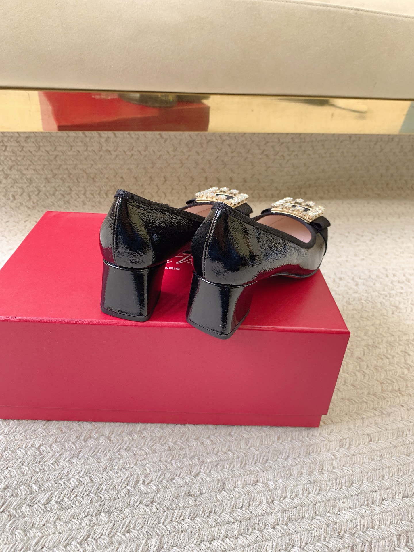 Roger Vivier SS25 Ballet Flats: Premium Quality, Imported Materials, Various Sizes. - 图片 3