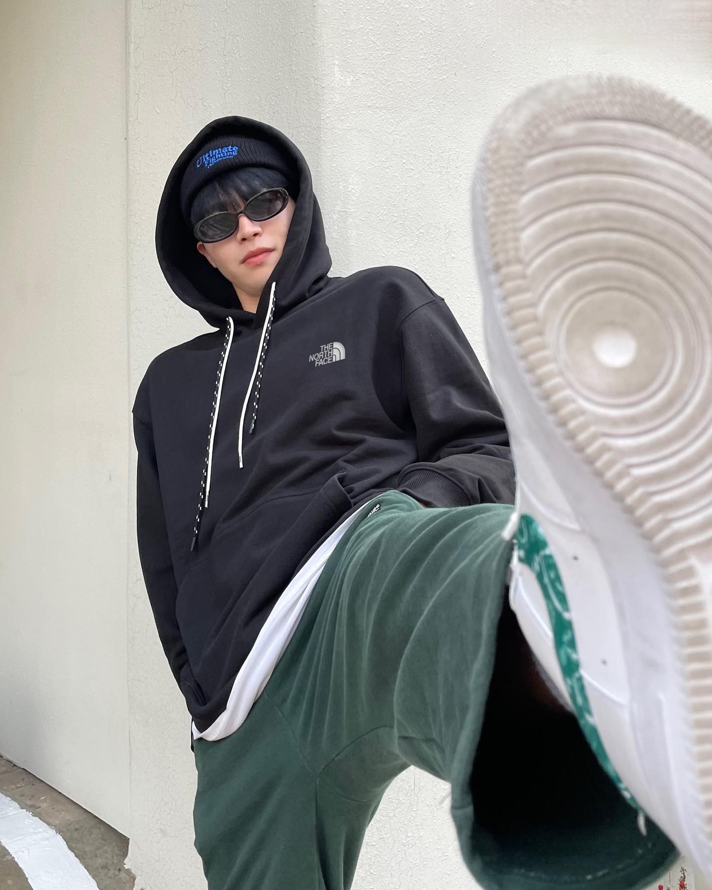 The North Face SS24 Sweat à Capuche Brodé - Confort et Style Unisexe