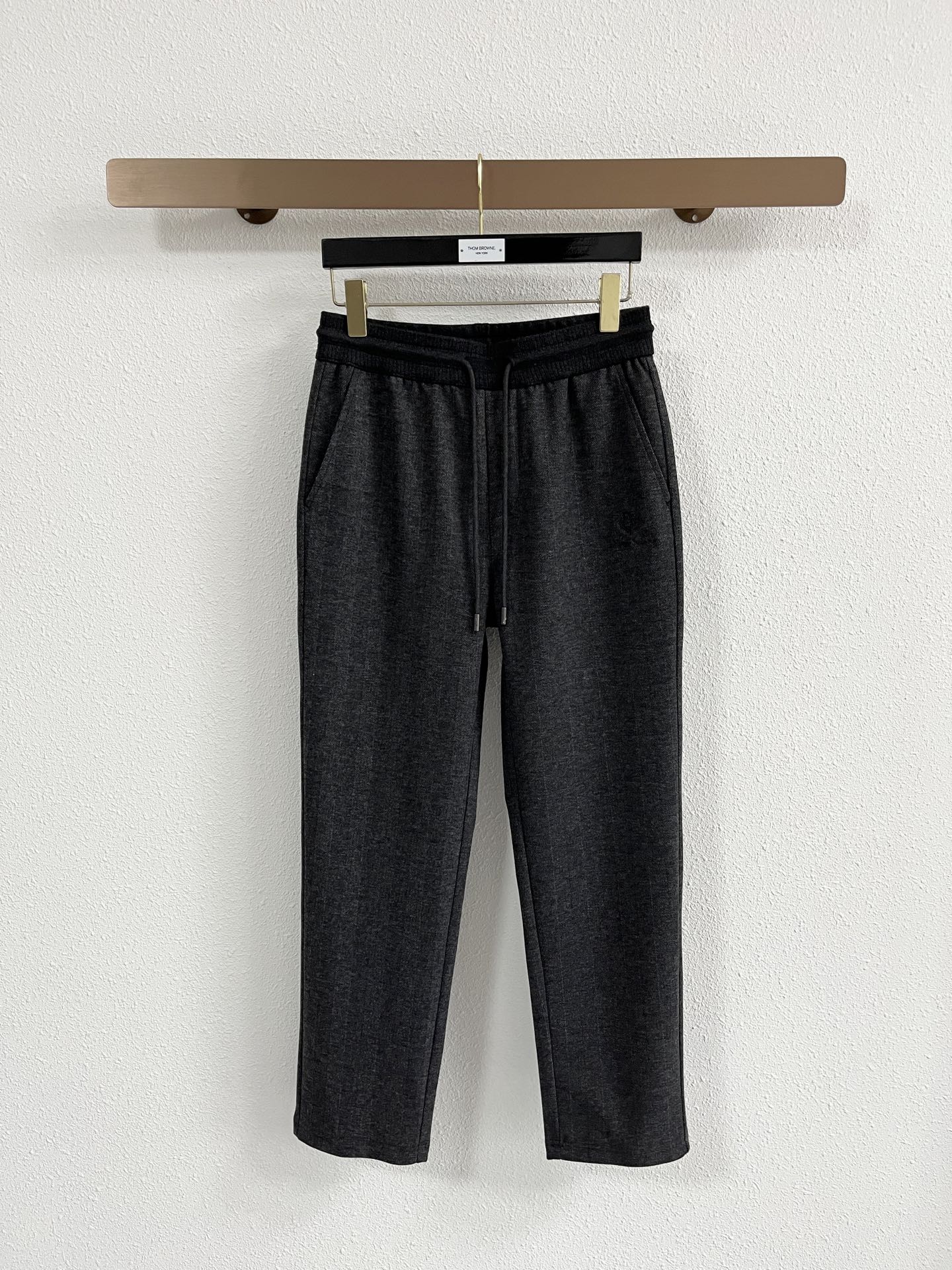 Lo*ro Pi*na诺 u翩雅 2025秋冬 全品相订单，保暖有型 羊毛呢混纺松紧腰直脚休闲裤 经典百