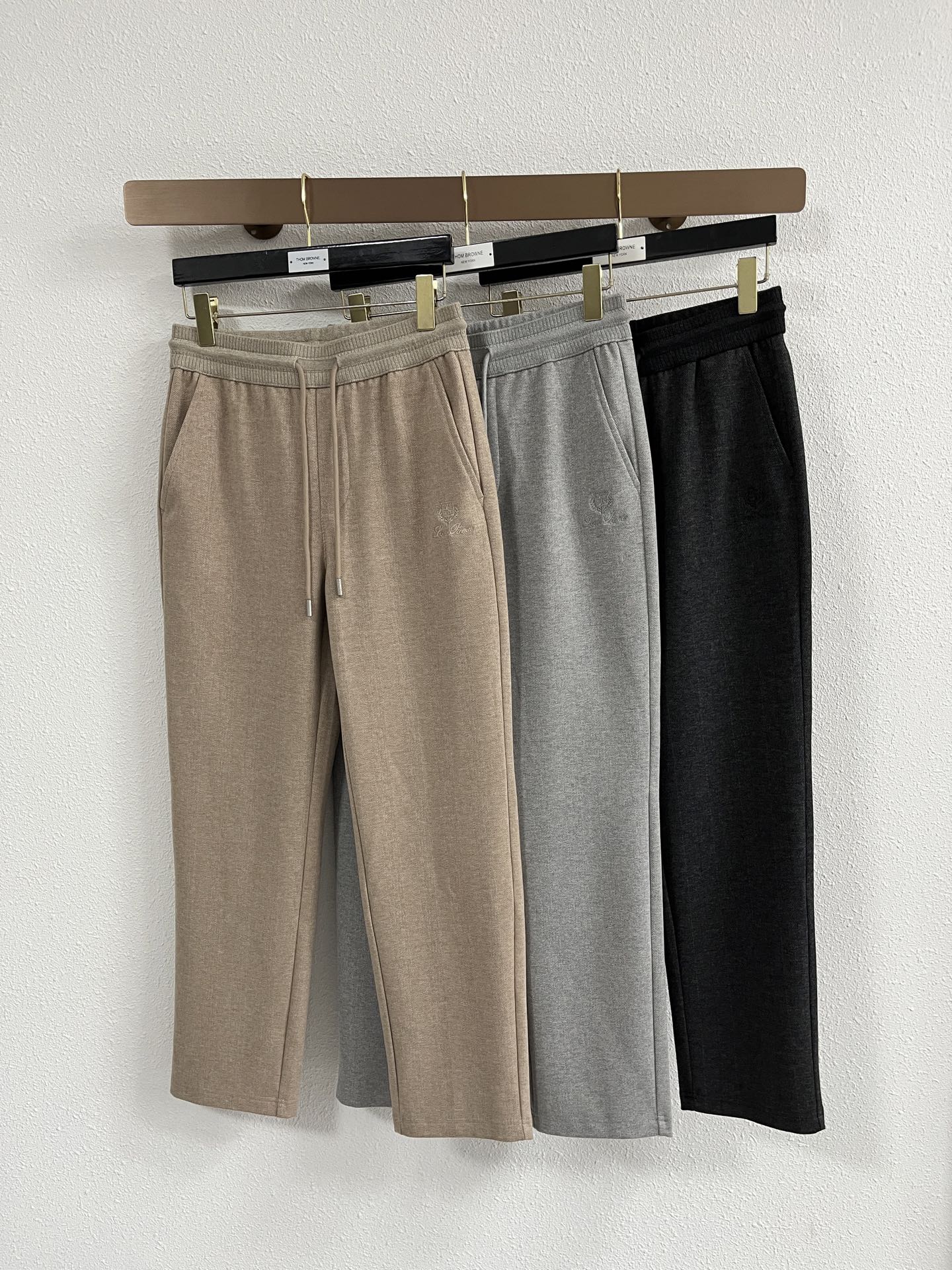 Lo*ro Pi*na诺 u翩雅 2025秋冬 全品相订单，保暖有型 羊毛呢混纺松紧腰直脚休闲裤 经典百