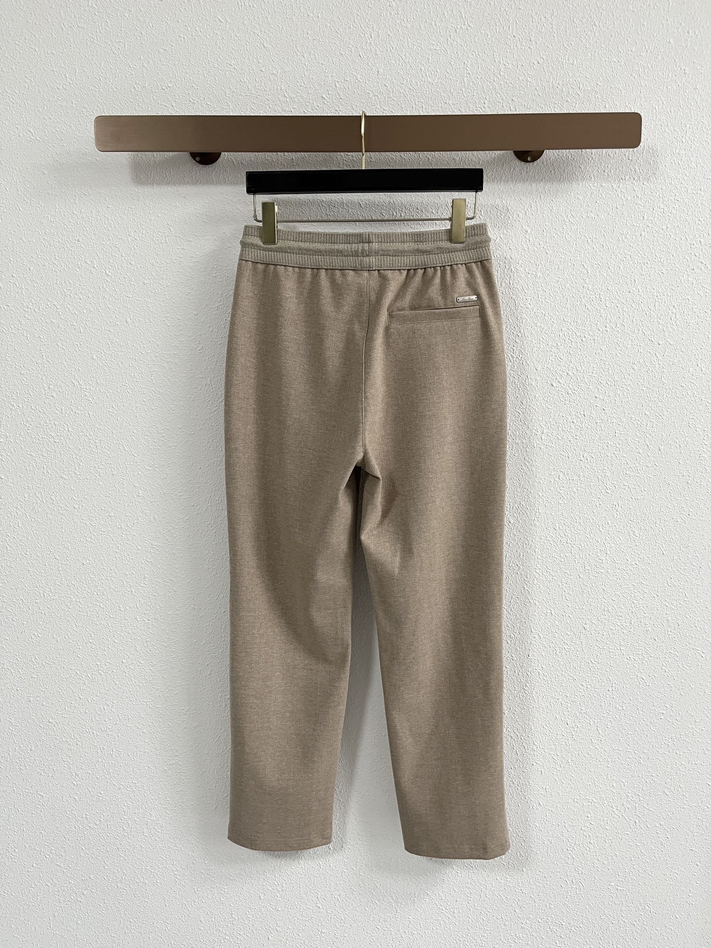 Lo*ro Pi*na诺 u翩雅 2025秋冬 全品相订单，保暖有型 羊毛呢混纺松紧腰直脚休闲裤 经典百