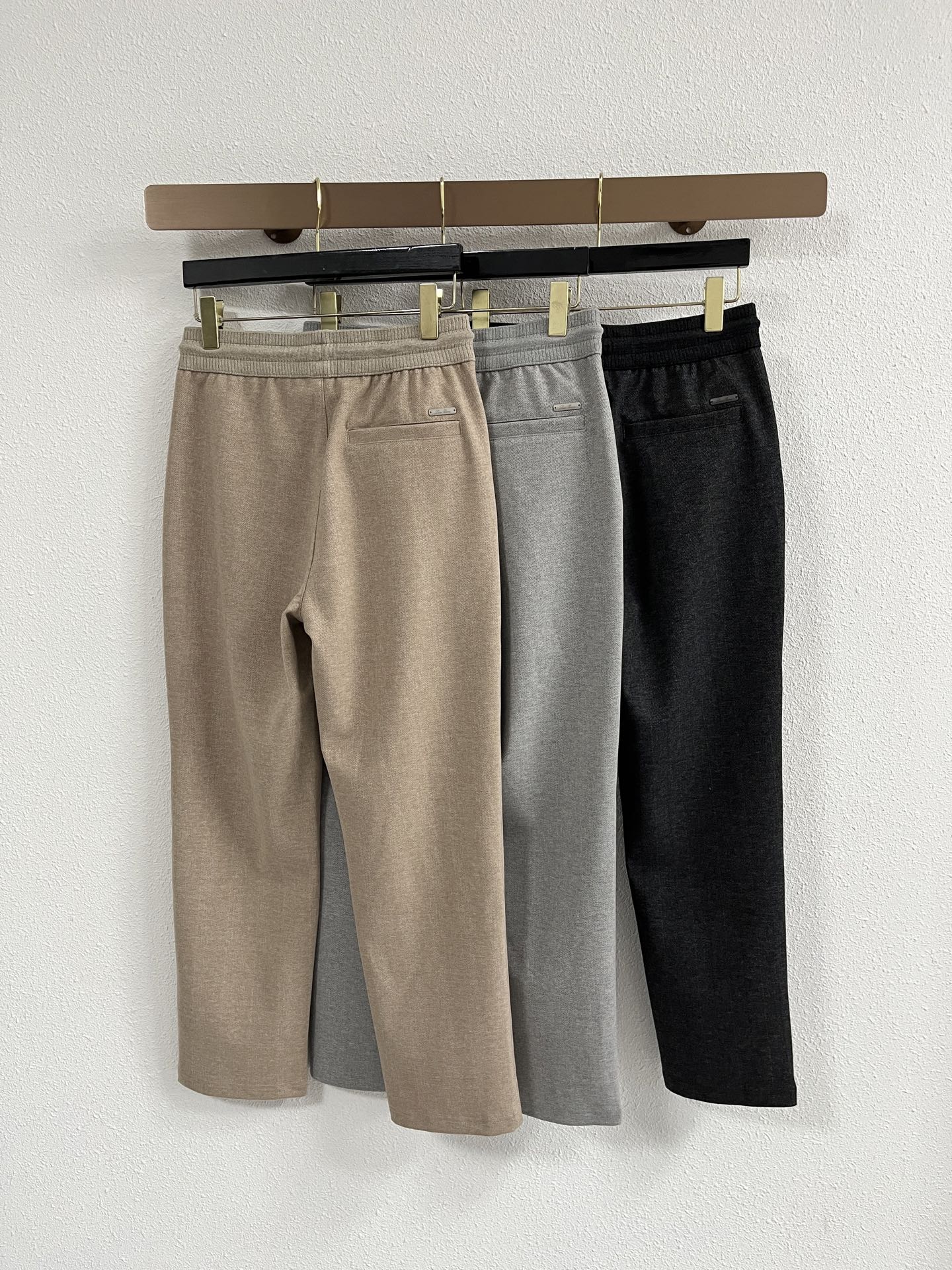 Lo*ro Pi*na诺 u翩雅 2025秋冬 全品相订单，保暖有型 羊毛呢混纺松紧腰直脚休闲裤 经典百