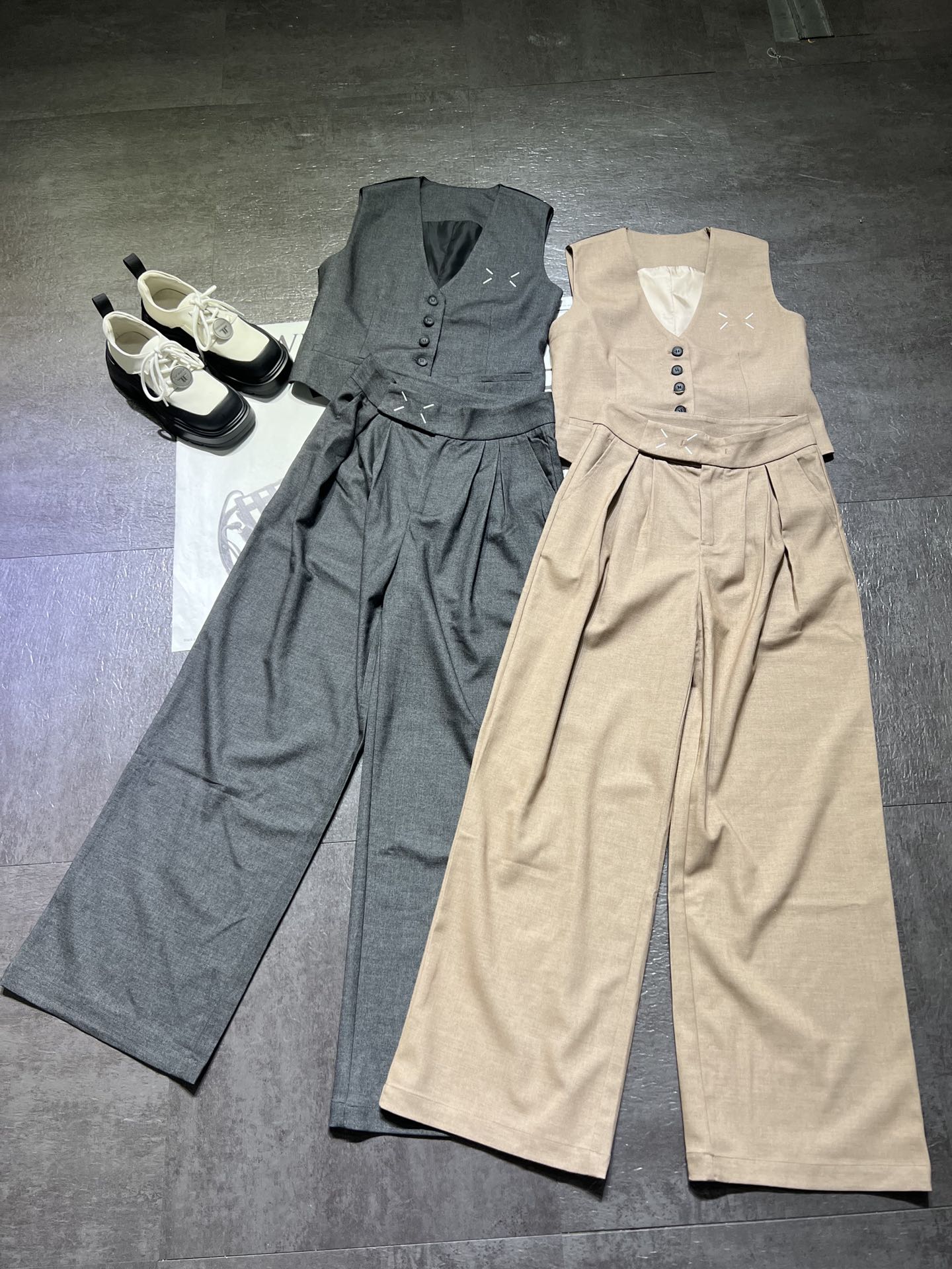 High-Quality Women’s Clothing Set by Maison Margiela: Classic Design with 3D Details - 图片 7