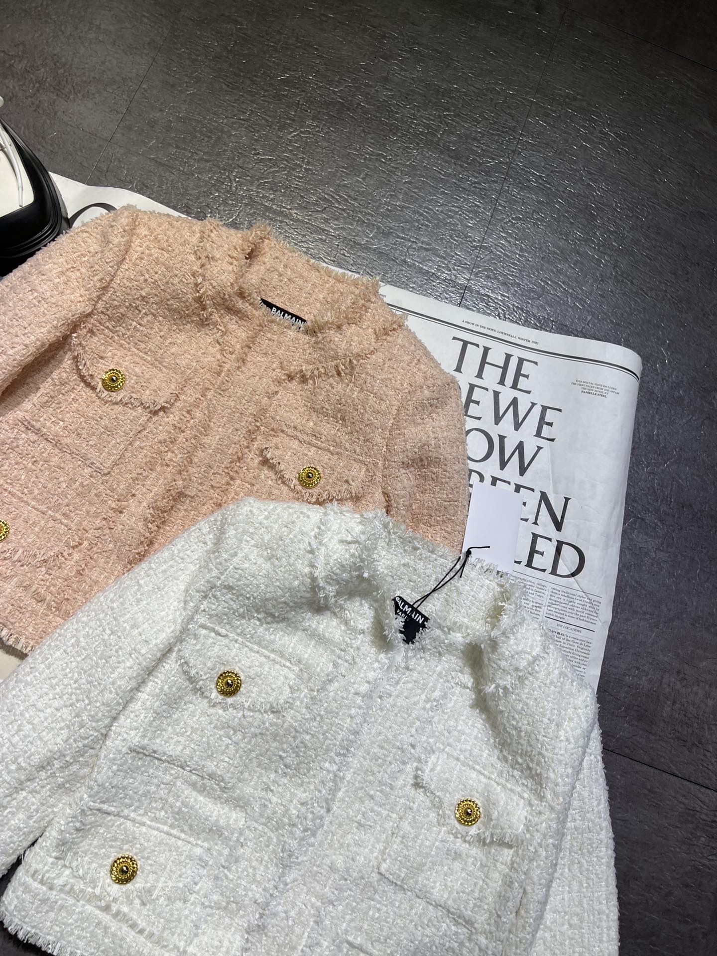 “Balmain Girl’s Short Jacket: Handmade Cotton Shoulder, Versatile Style” - 图片 4