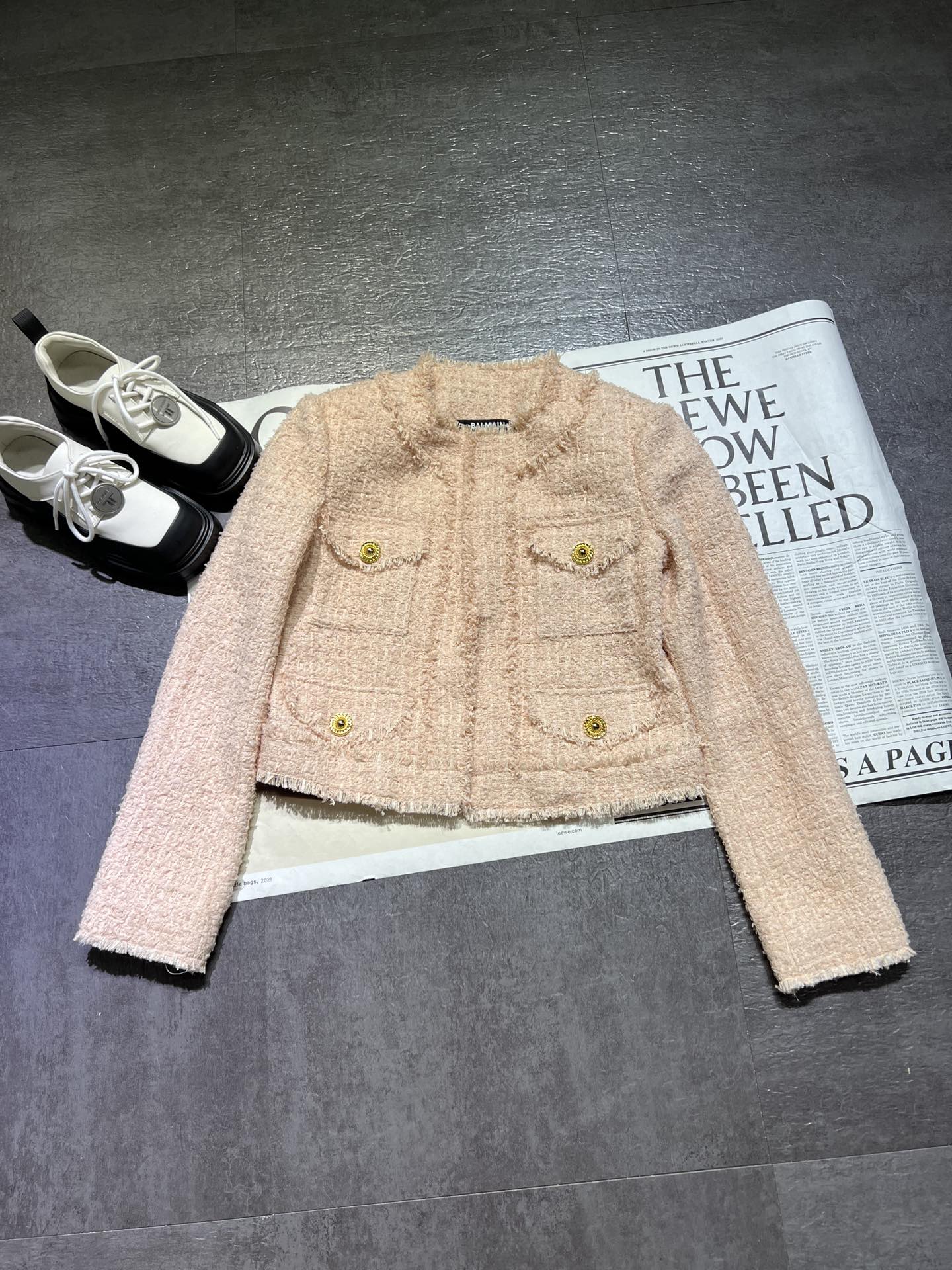“Balmain Girl’s Short Jacket: Handmade Cotton Shoulder, Versatile Style” - 图片 2