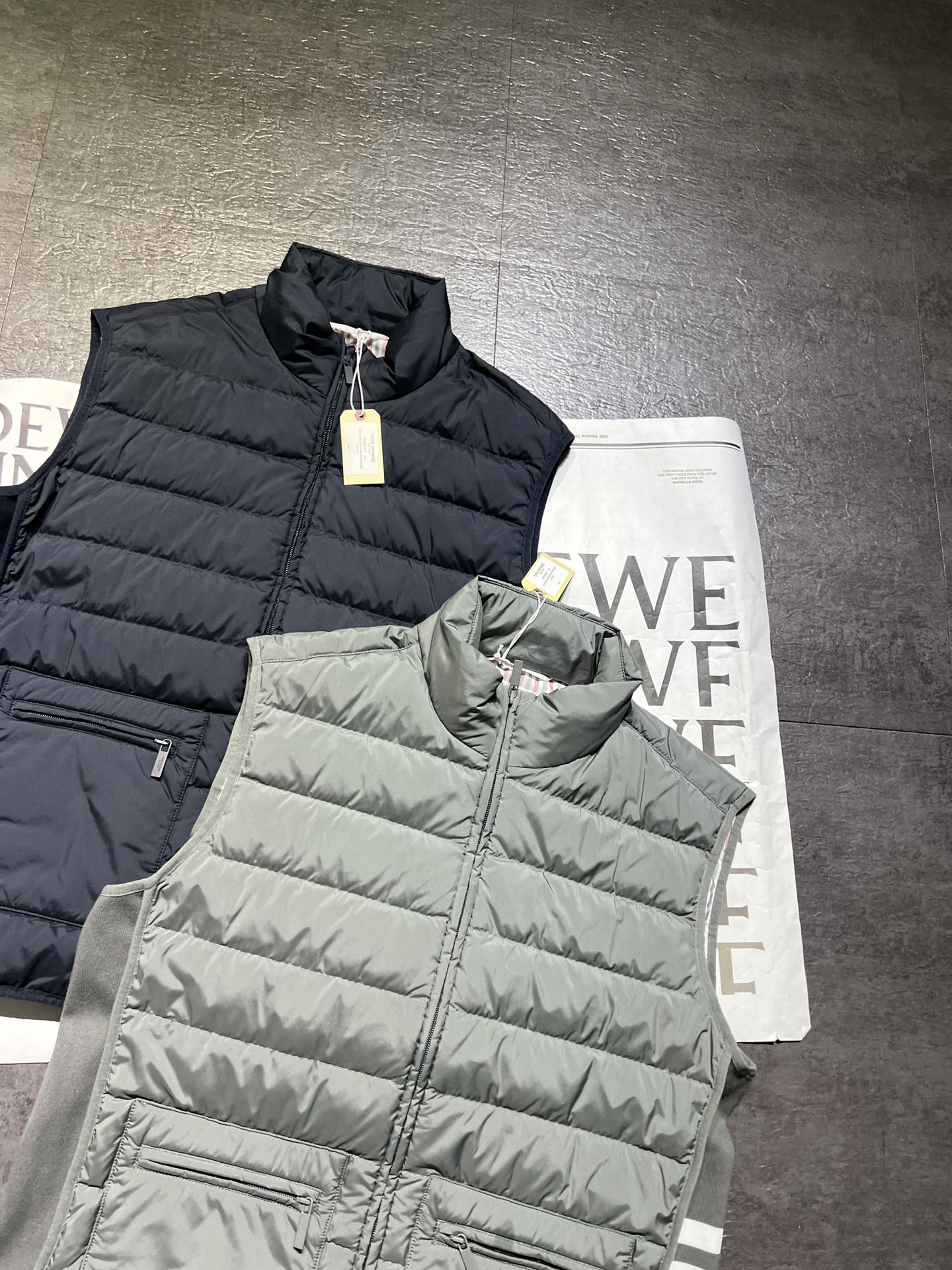 “High-Quality Women’s Clothing: THOM BROWN Nylon Velvet Vests for Men and Women” - 图片 2