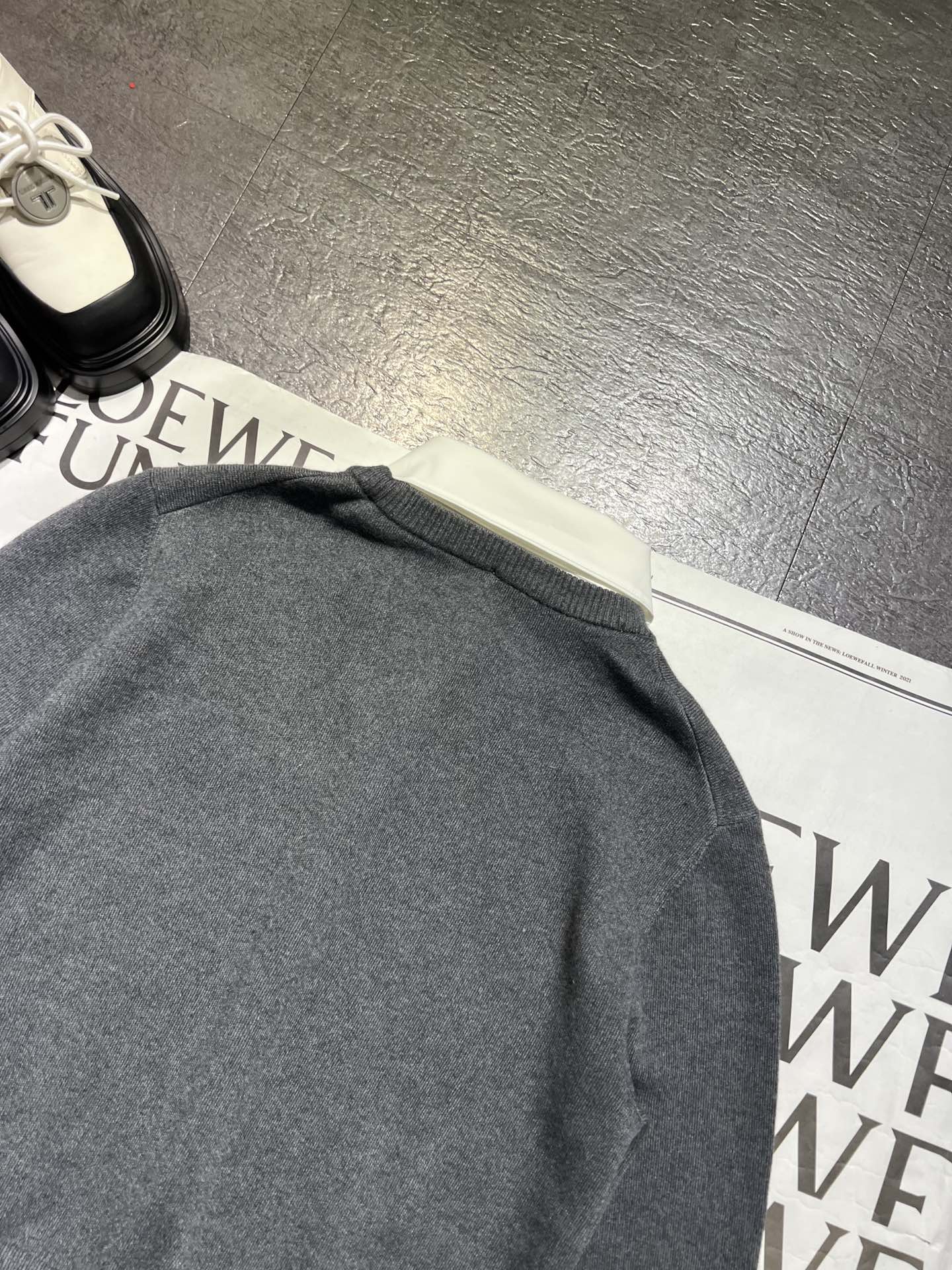 High Quality Women’s Clothes with Cash Packed Delivery: Stylish Shirts, Fleeces, and More! - 图片 7