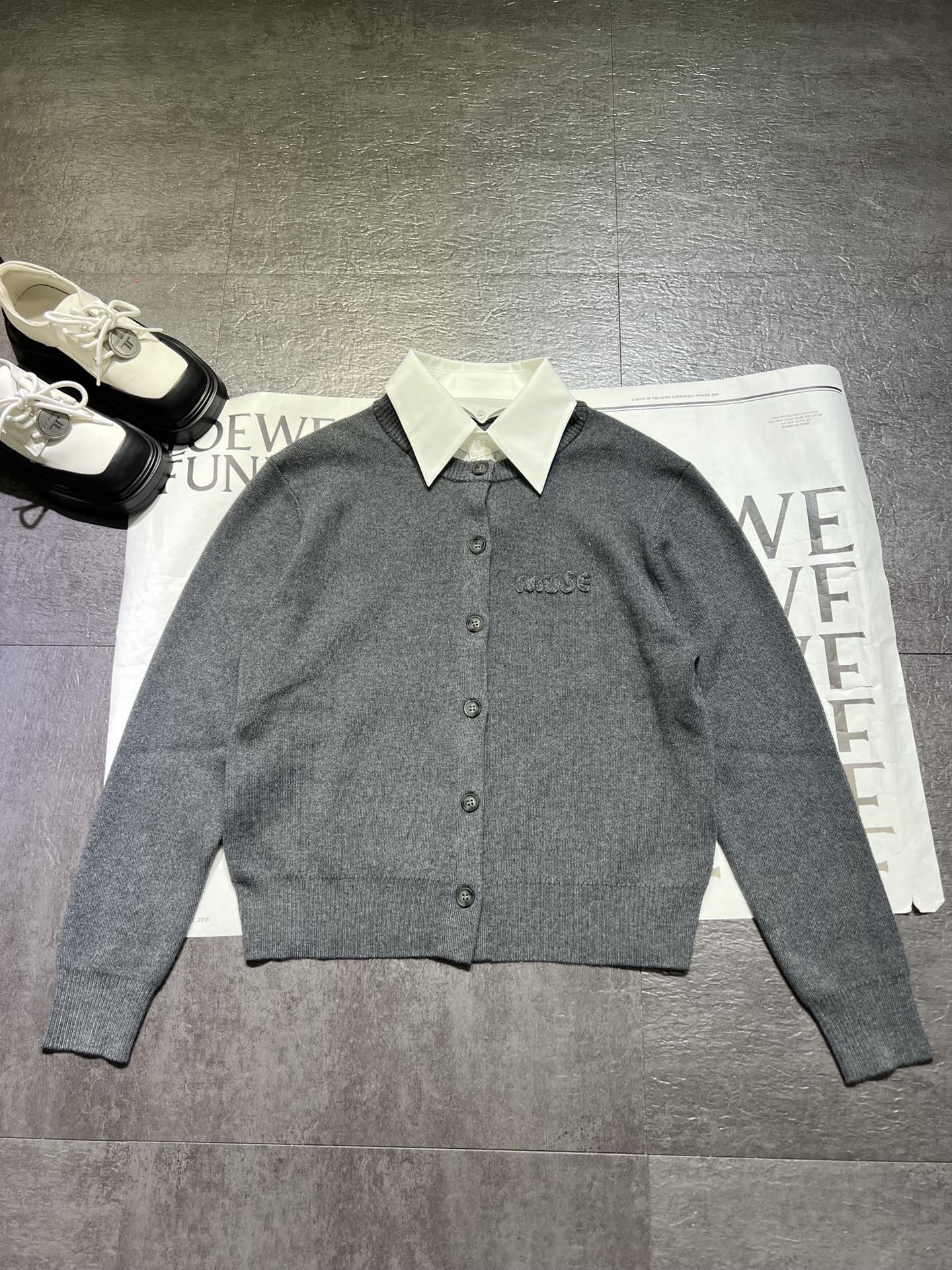 High Quality Women’s Clothes with Cash Packed Delivery: Stylish Shirts, Fleeces, and More!