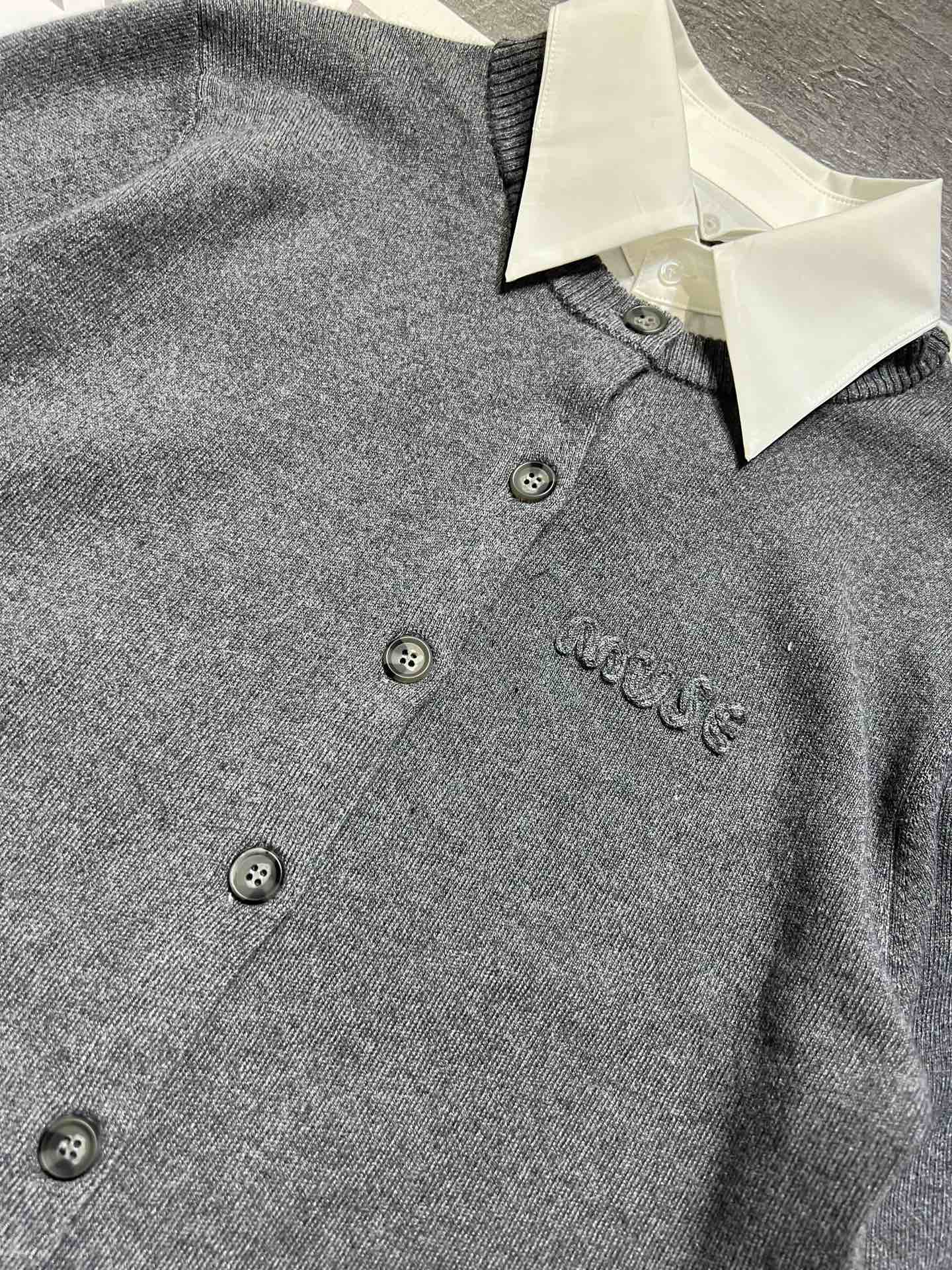 High Quality Women’s Clothes with Cash Packed Delivery: Stylish Shirts, Fleeces, and More! - 图片 5