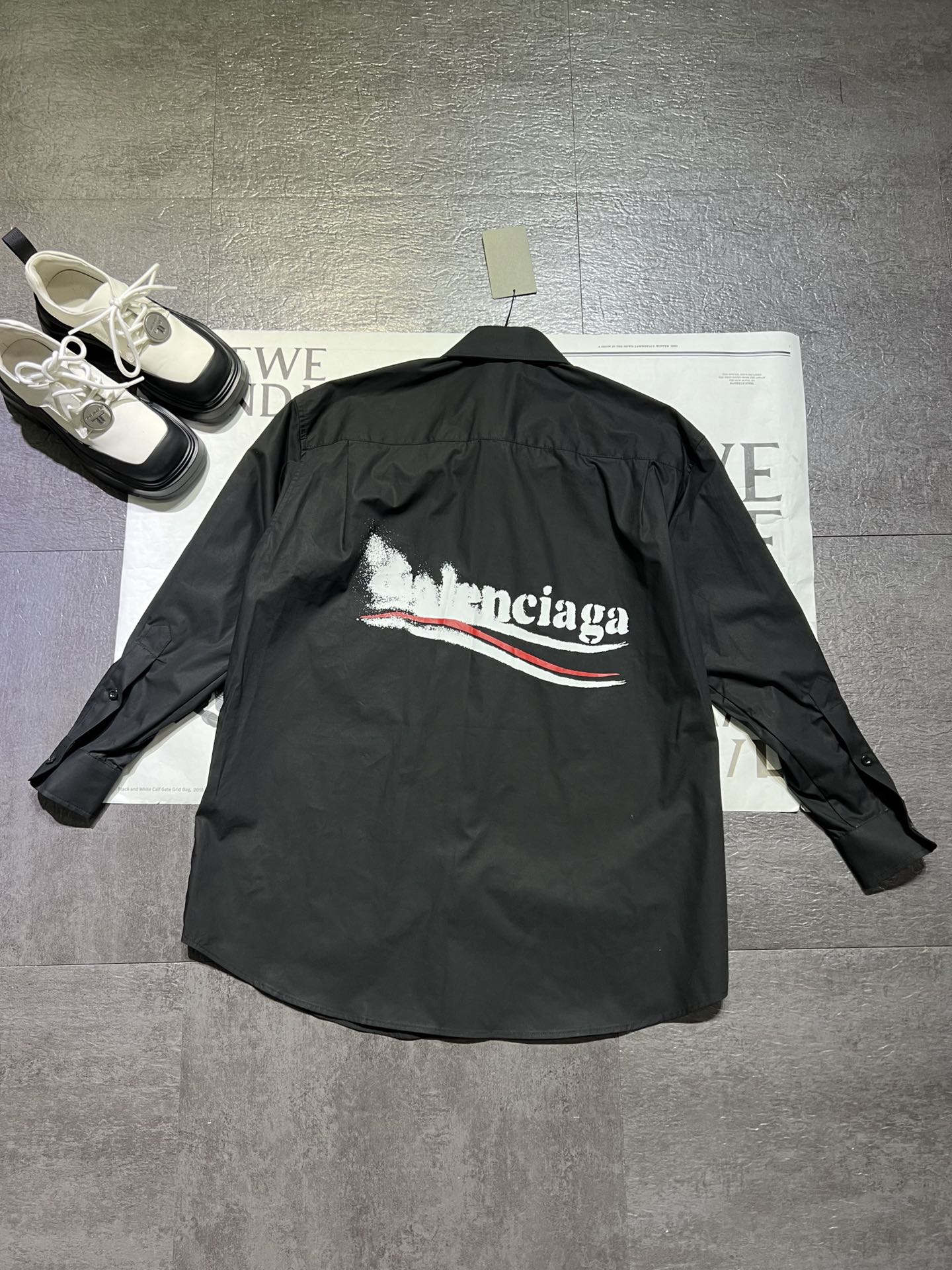 High-Quality Women’s Clothing: Balenticia*g Parisian Style Shirt with Unique Design and Premium Fabric - 图片 4