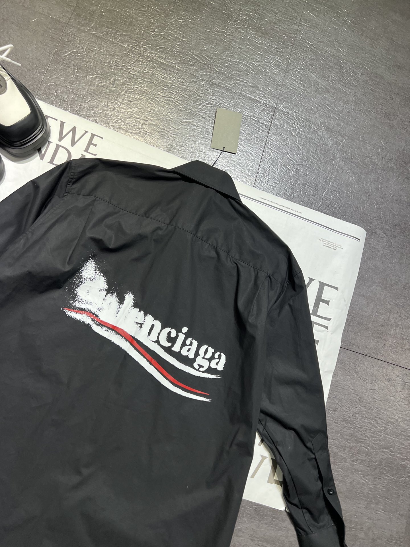 High-Quality Women’s Clothing: Balenticia*g Parisian Style Shirt with Unique Design and Premium Fabric - 图片 5