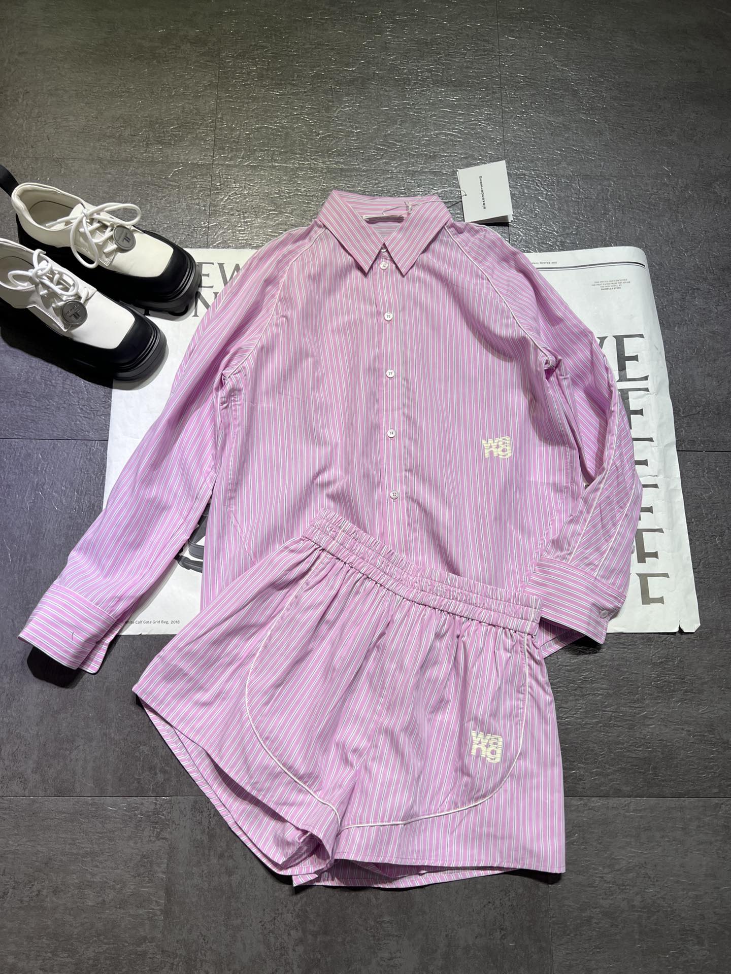 High-Quality Women’s Clothes Set by Alexander Wang: Striped Shirts, Shorts, and Custom Pieces - 图片 7