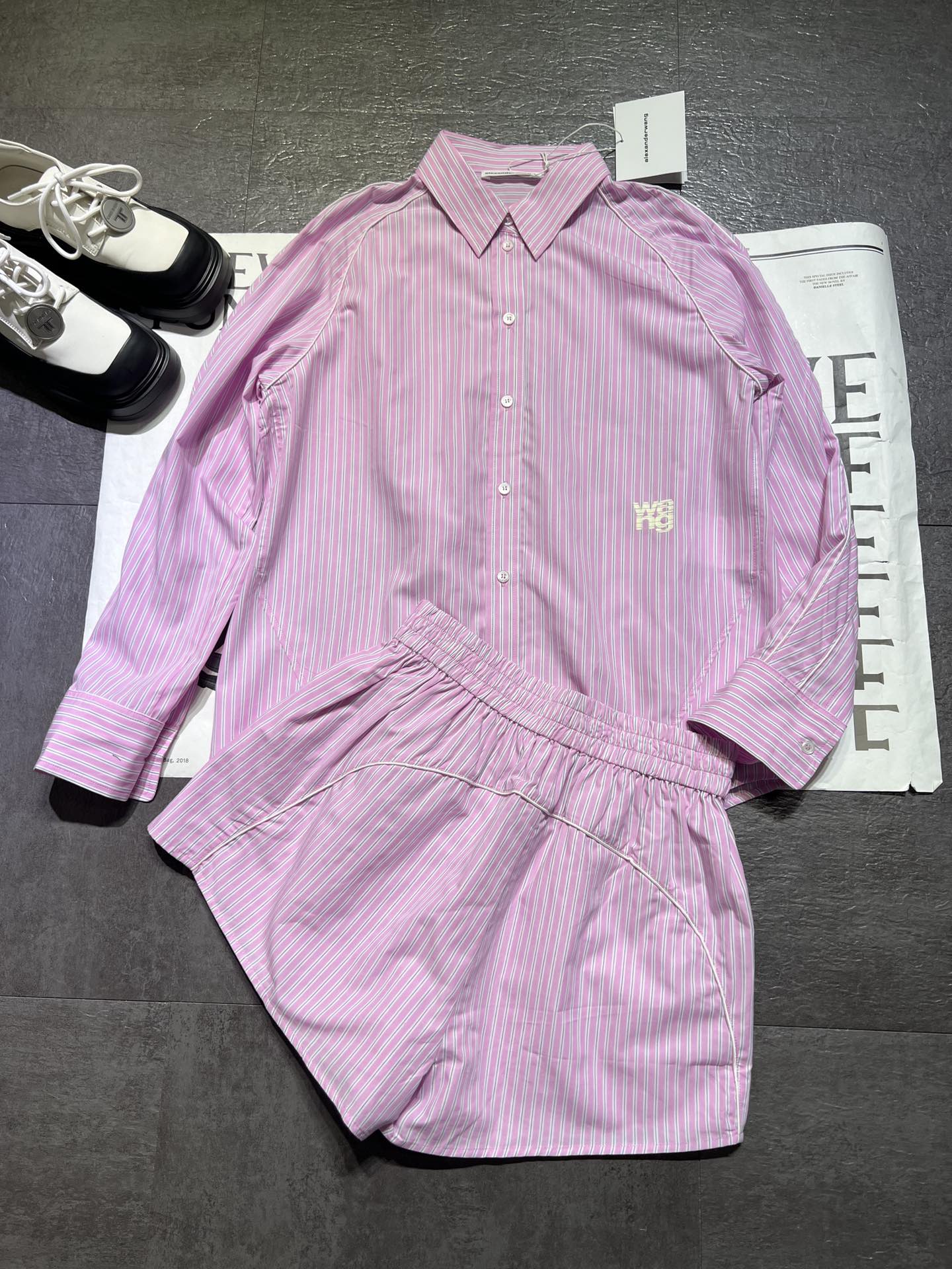 High-Quality Women’s Clothes Set by Alexander Wang: Striped Shirts, Shorts, and Custom Pieces - 图片 4