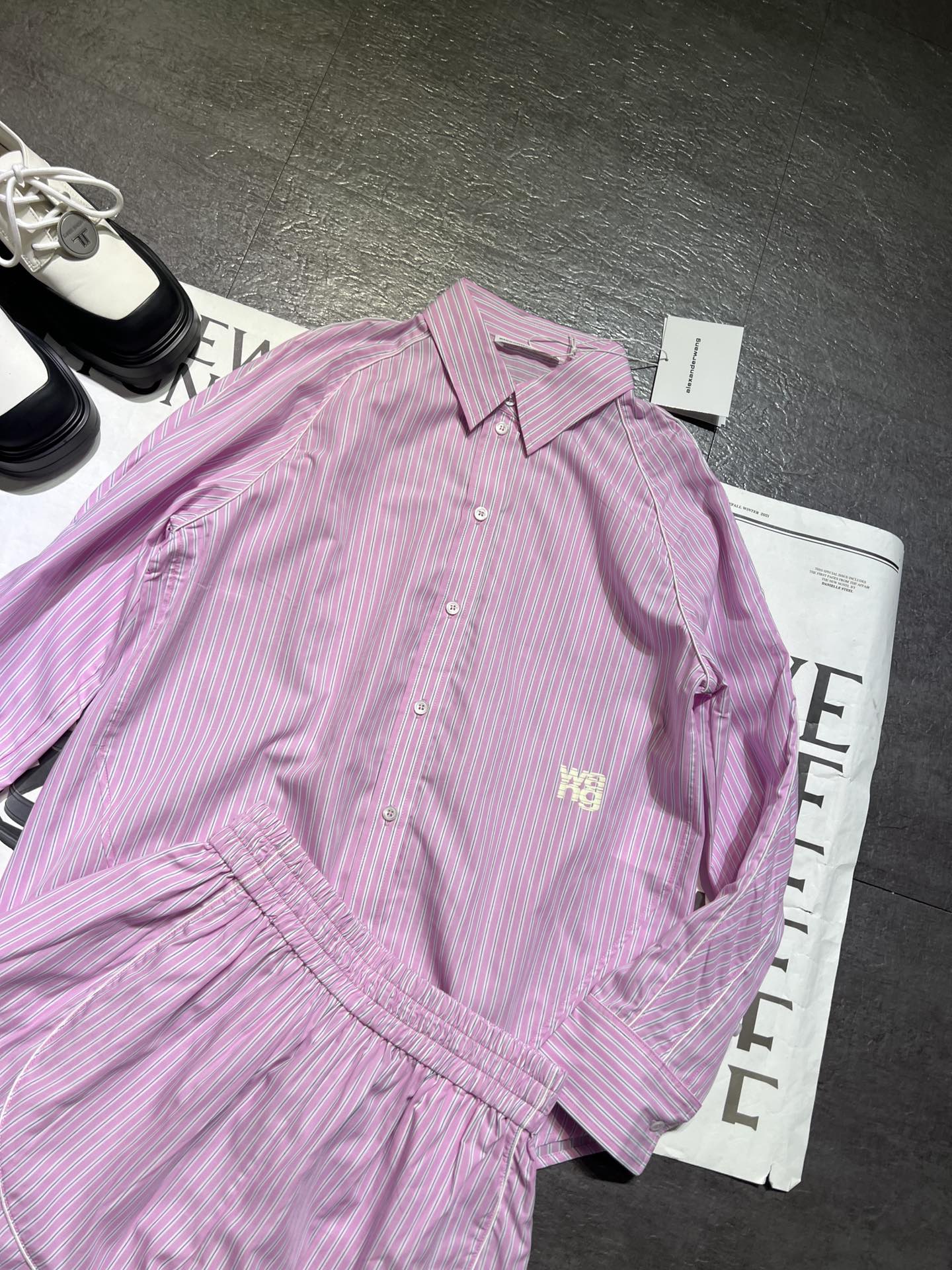 High-Quality Women’s Clothes Set by Alexander Wang: Striped Shirts, Shorts, and Custom Pieces - 图片 2