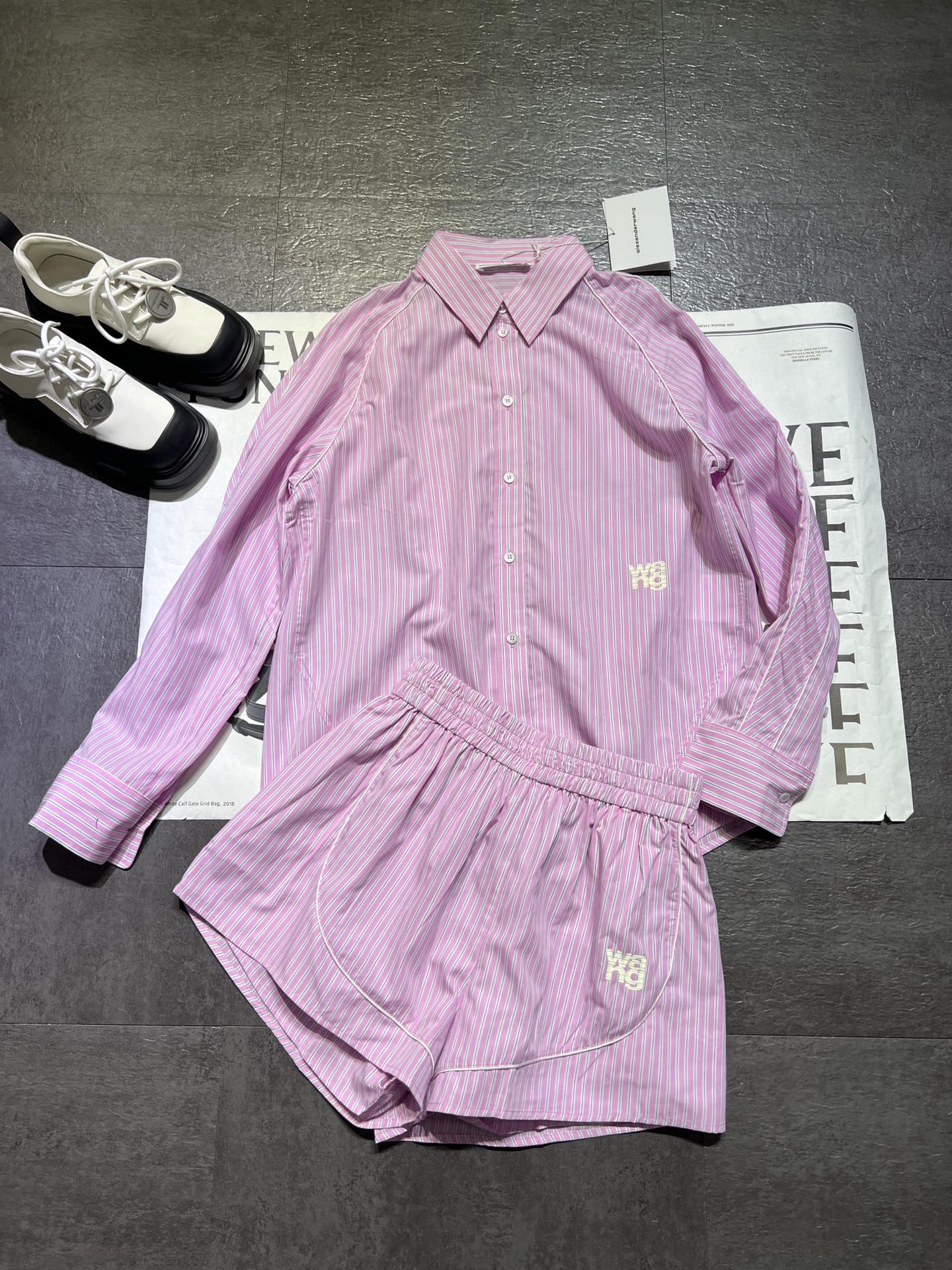 High-Quality Women’s Clothes Set by Alexander Wang: Striped Shirts, Shorts, and Custom Pieces - 图片 1